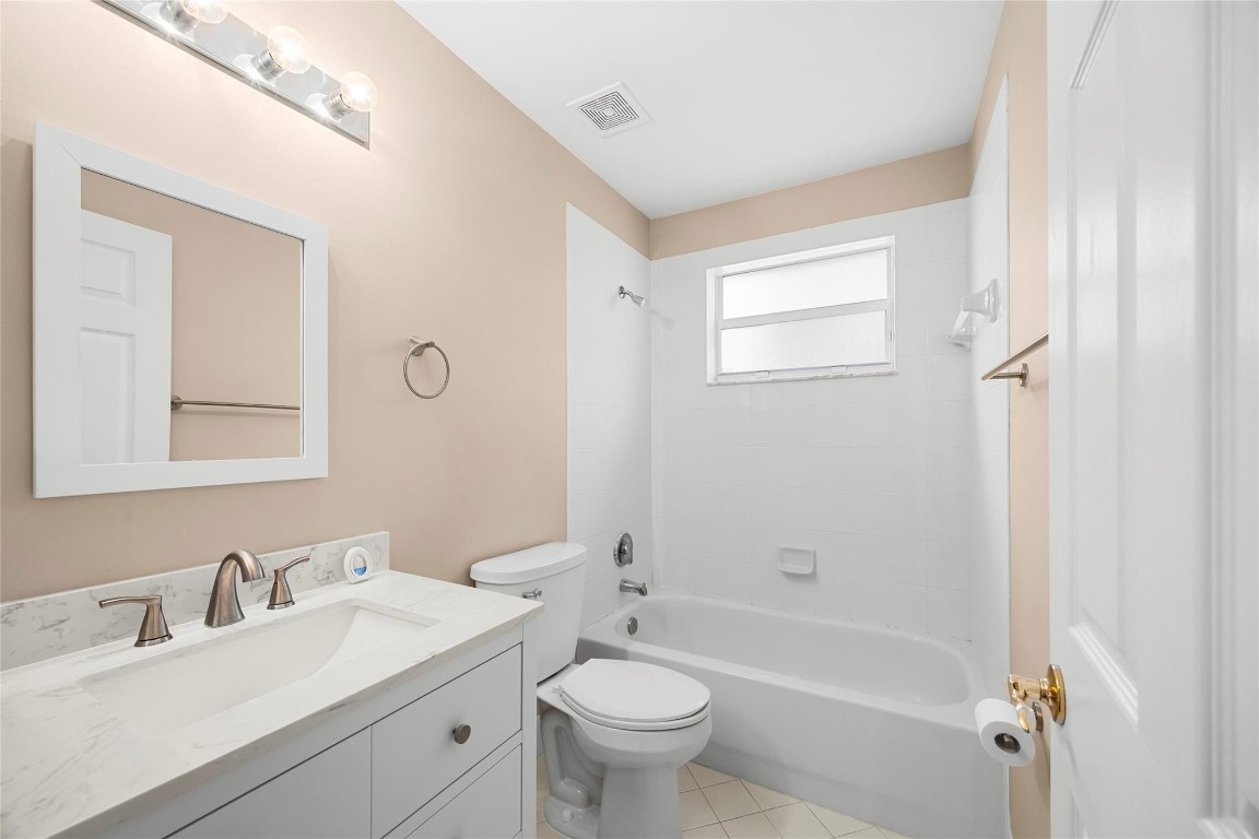 Riviera Isles II 170-53 B - Residential Lease