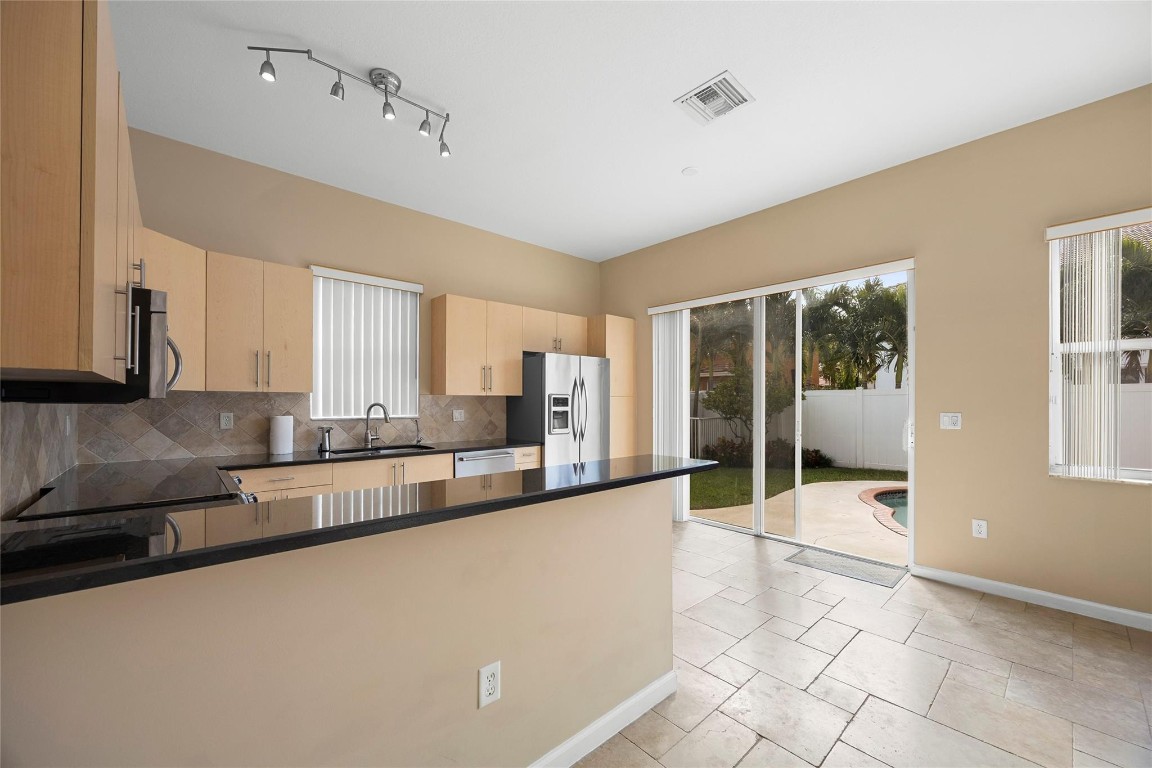 Riviera Isles II 170-53 B - Residential Lease