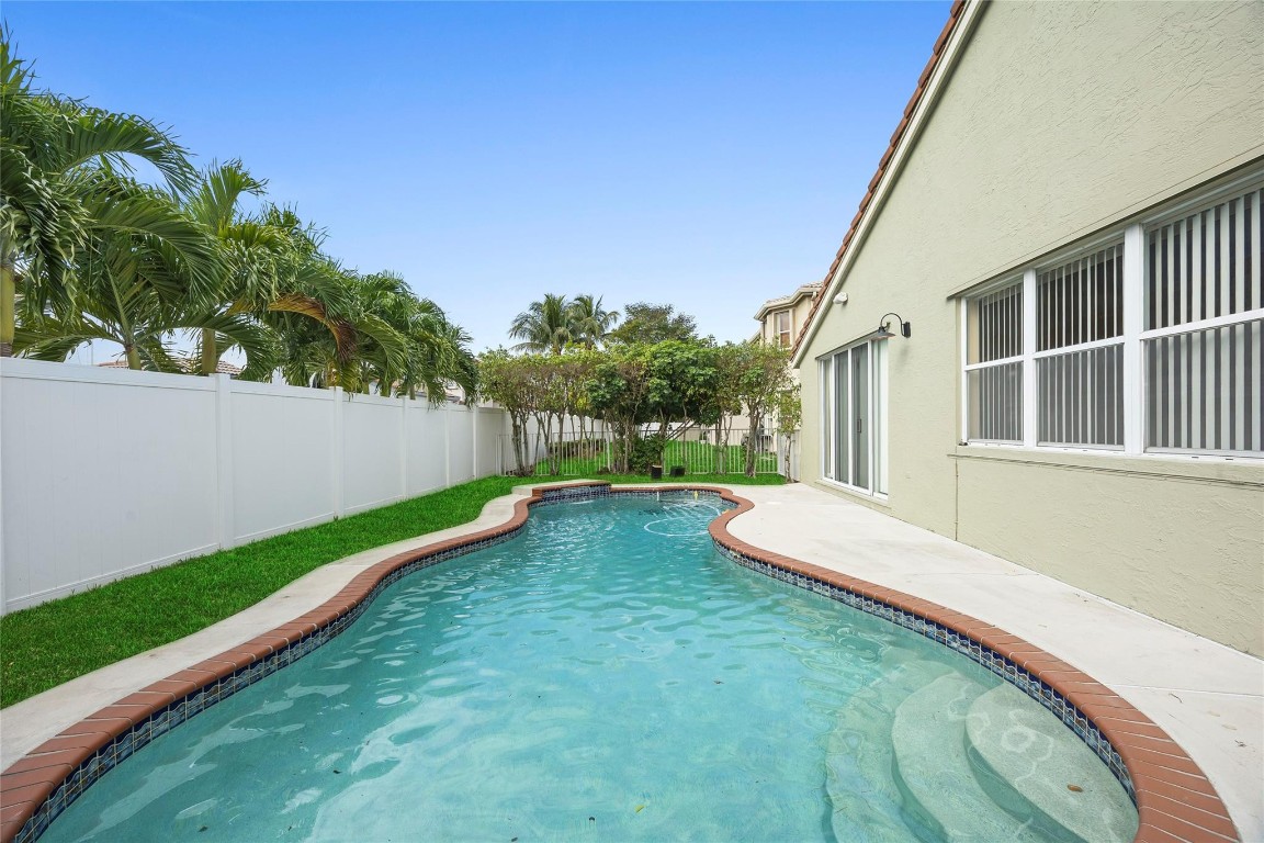 Riviera Isles II 170-53 B - Residential Lease