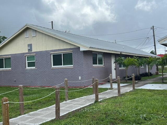 Recently remodeled 3-bedroom 2 bath in Lake Park. Great location. Impact windows. Credit and Background check required. Credit score must be a minimum of 650. All parties aver 18 must make application and are fully responsible for the lease and must be approved. No Co-Signers accepted. First Last and Security required.