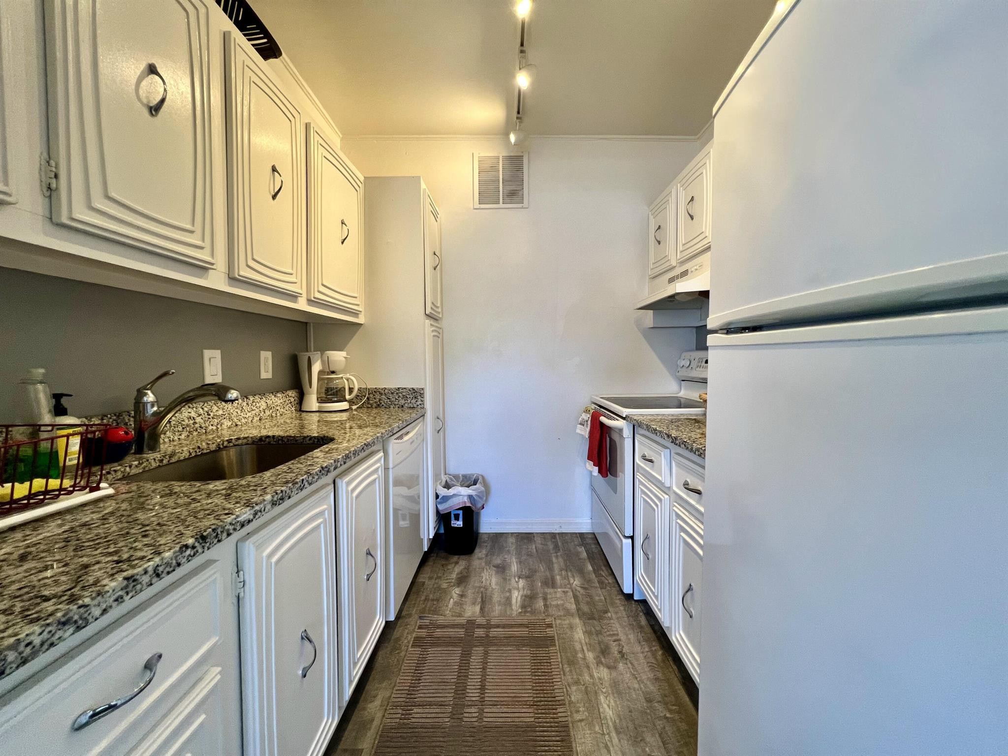 PALM BEACH VILLAS CONDO - Residential Lease