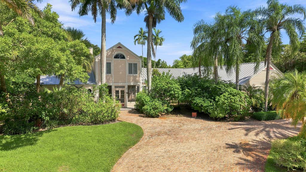 Photo of 2705 HACKNEY Road, Weston, FL 33331 (MLS # B26064051)