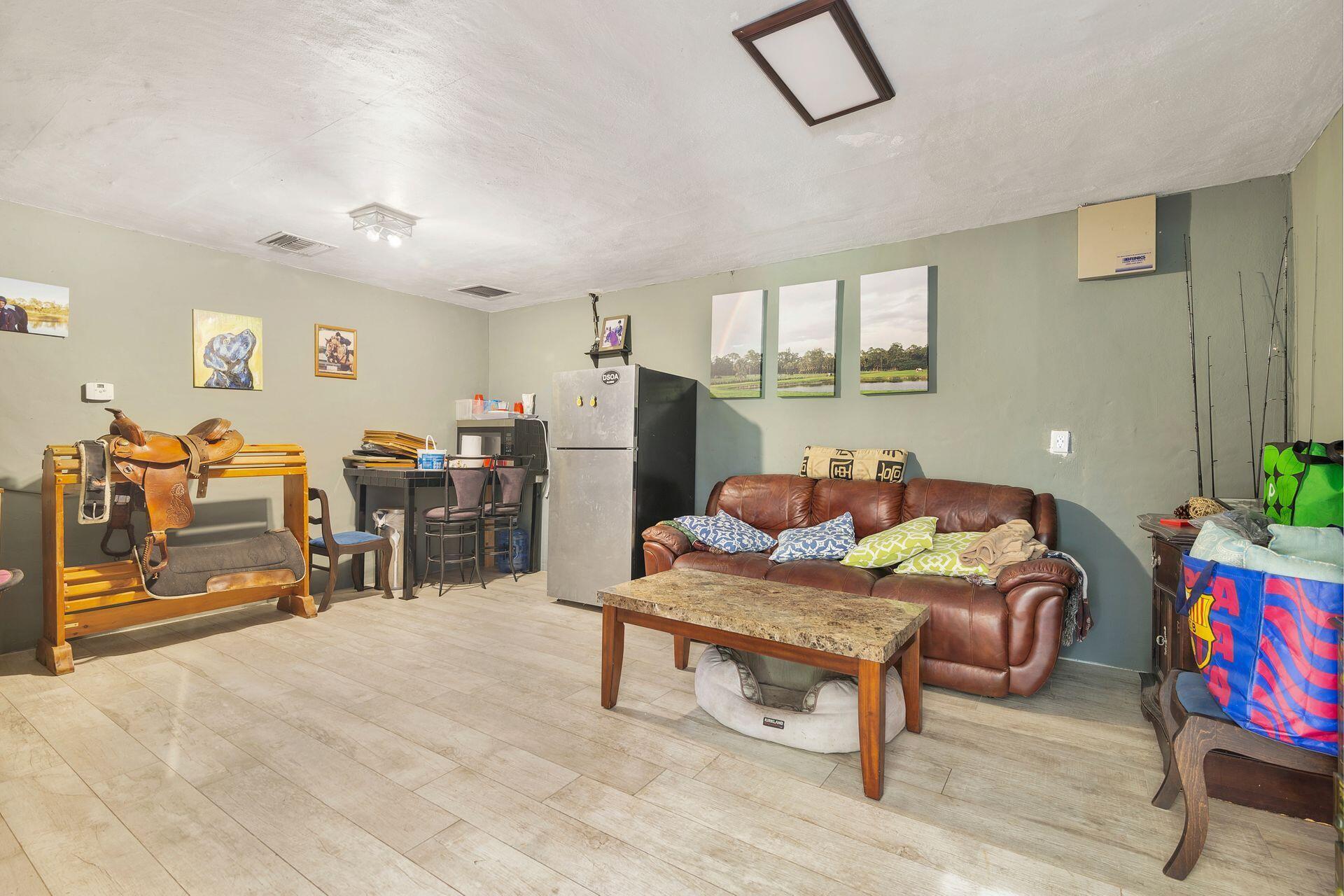 LOXAHATCHEE GROVES - Residential