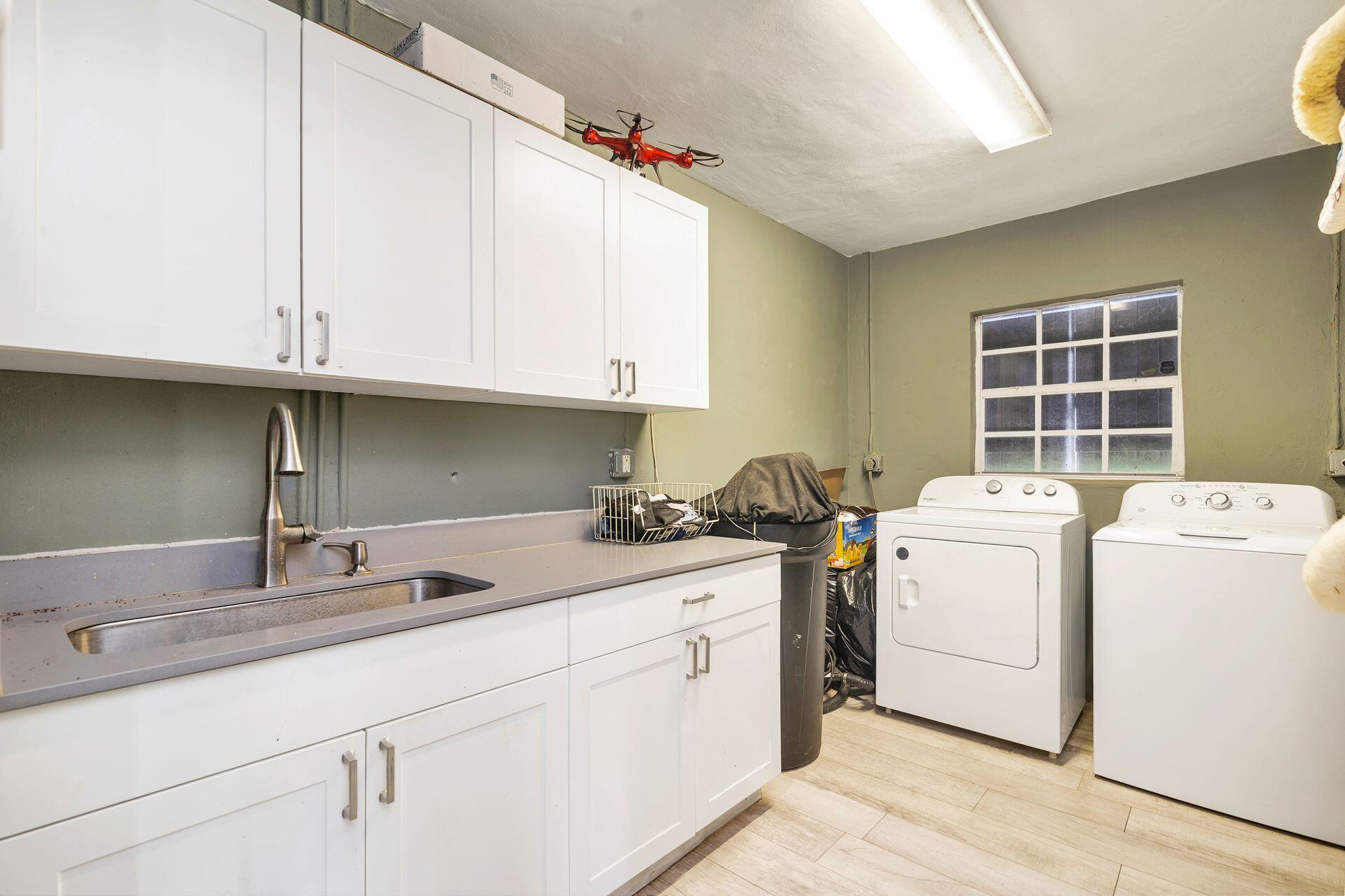 LOXAHATCHEE GROVES - Residential