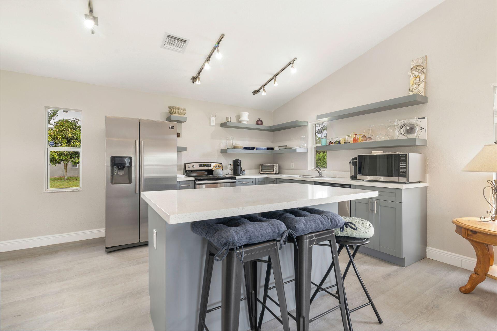 LOXAHATCHEE GROVES - Residential