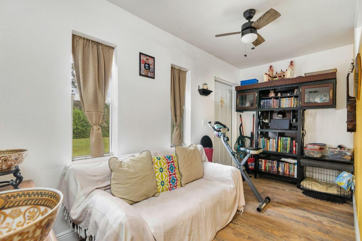 LOXAHATCHEE GROVES - Residential