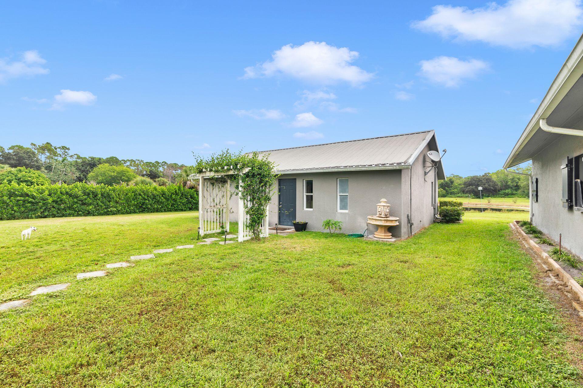 LOXAHATCHEE GROVES - Residential