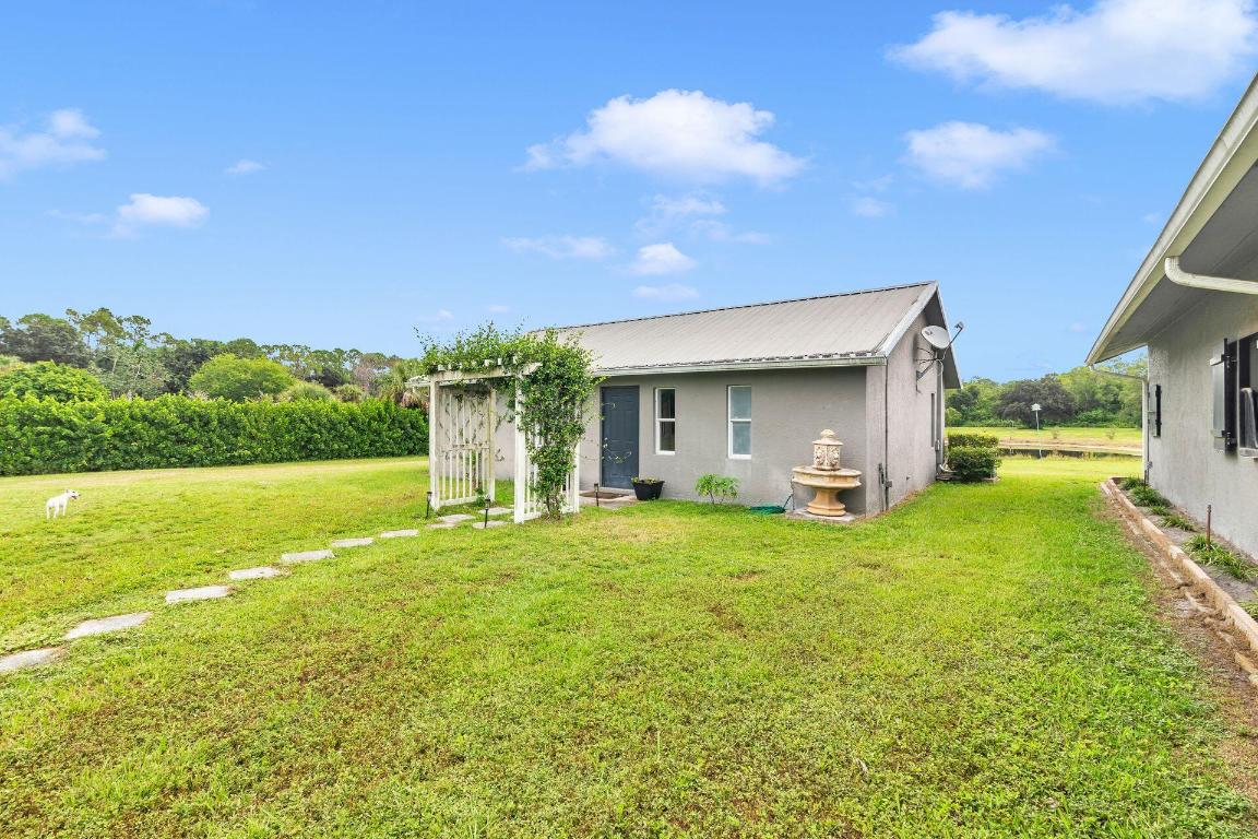 LOXAHATCHEE GROVES - Residential