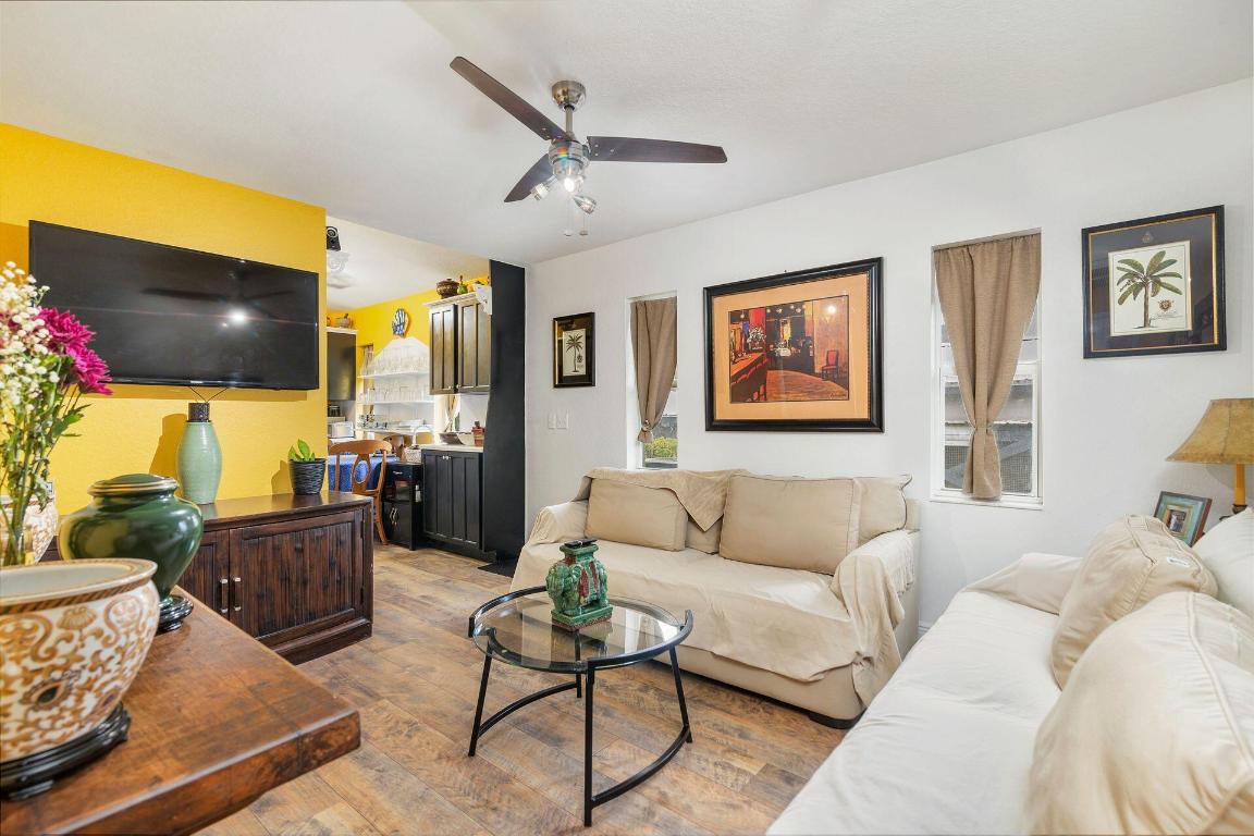 LOXAHATCHEE GROVES - Residential