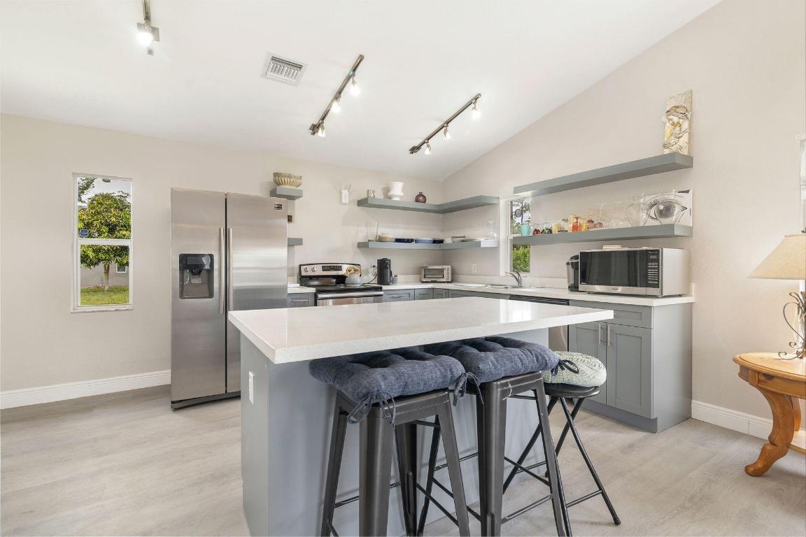 LOXAHATCHEE GROVES - Residential