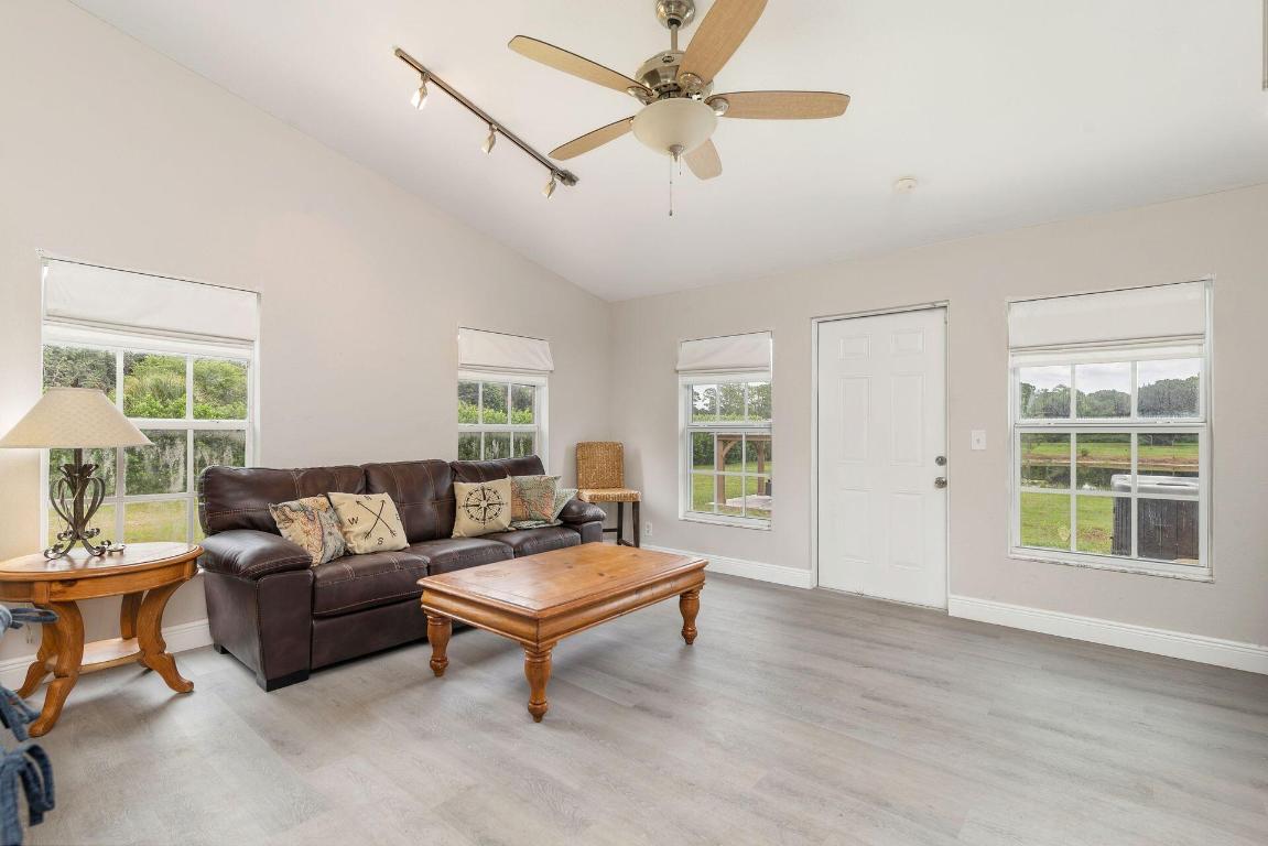 LOXAHATCHEE GROVES - Residential