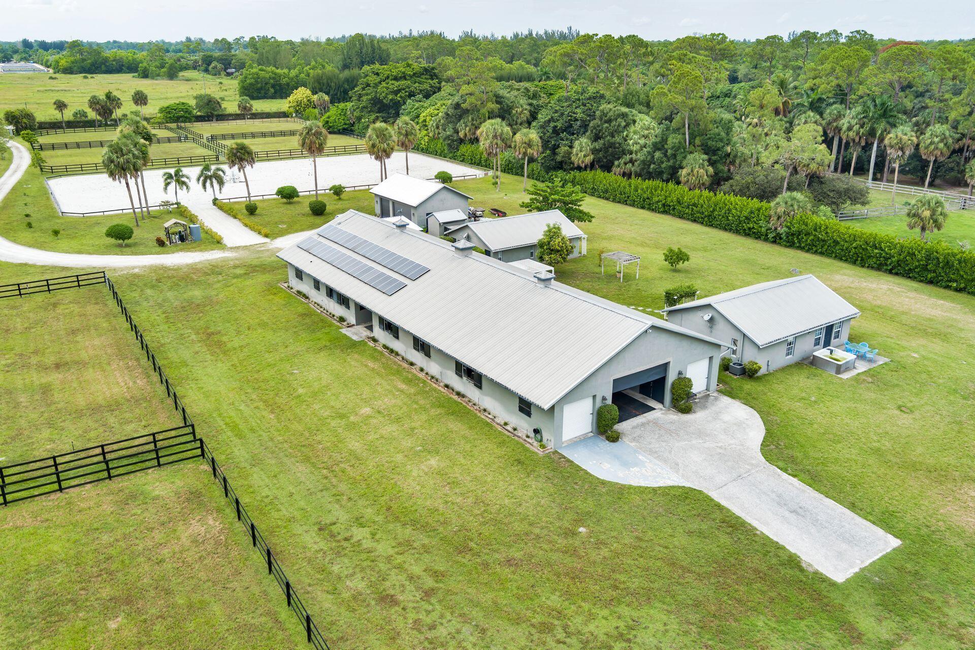 LOXAHATCHEE GROVES - Residential