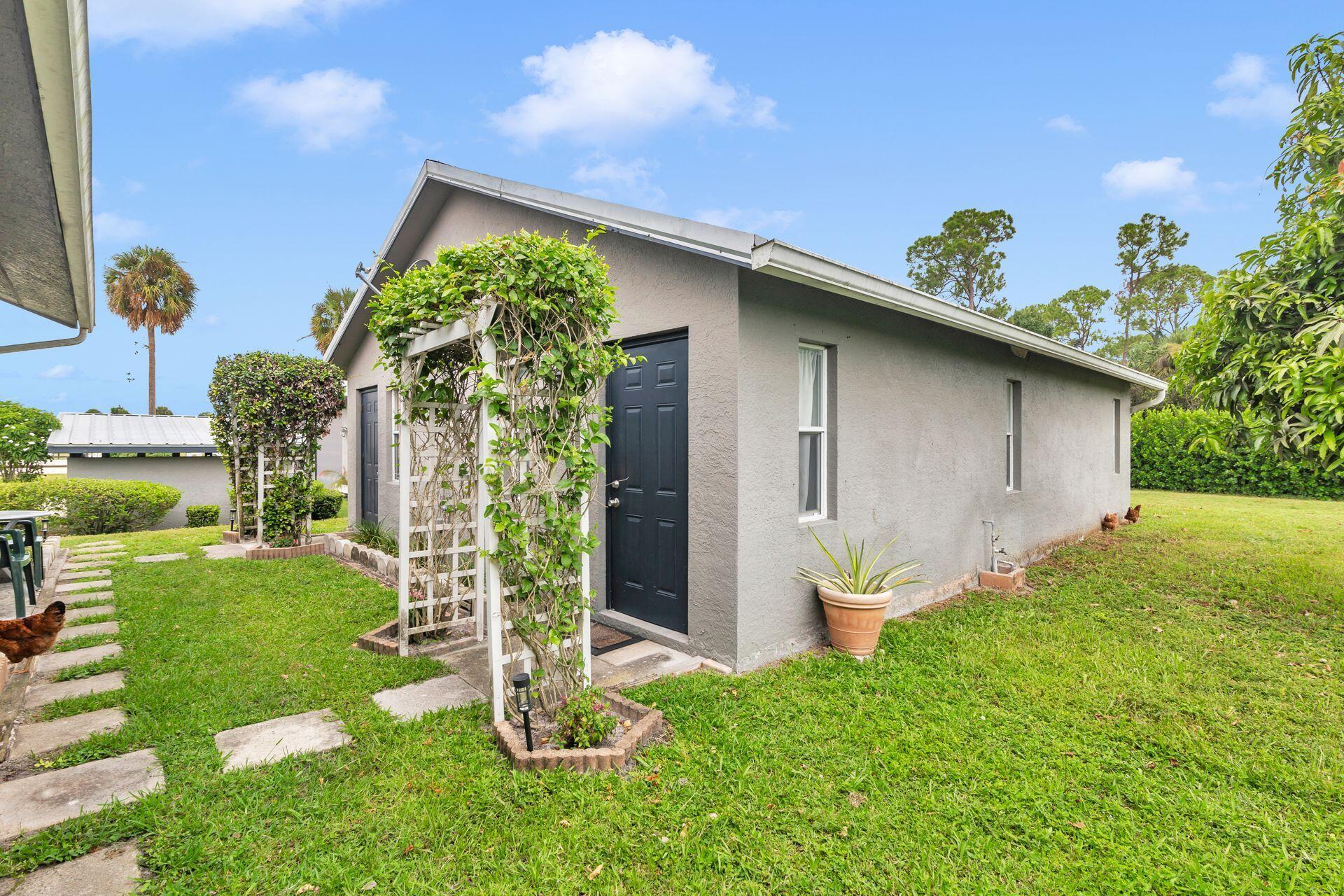 LOXAHATCHEE GROVES - Residential