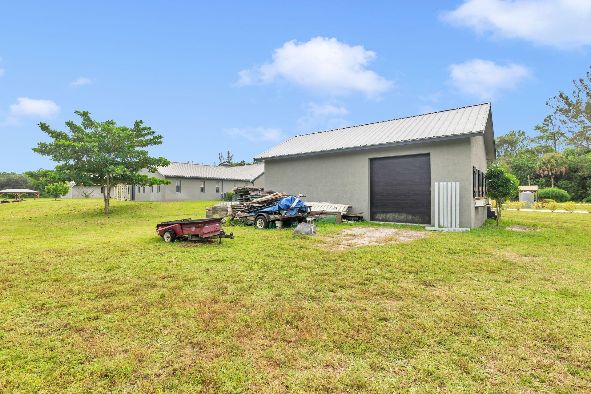 LOXAHATCHEE GROVES - Residential