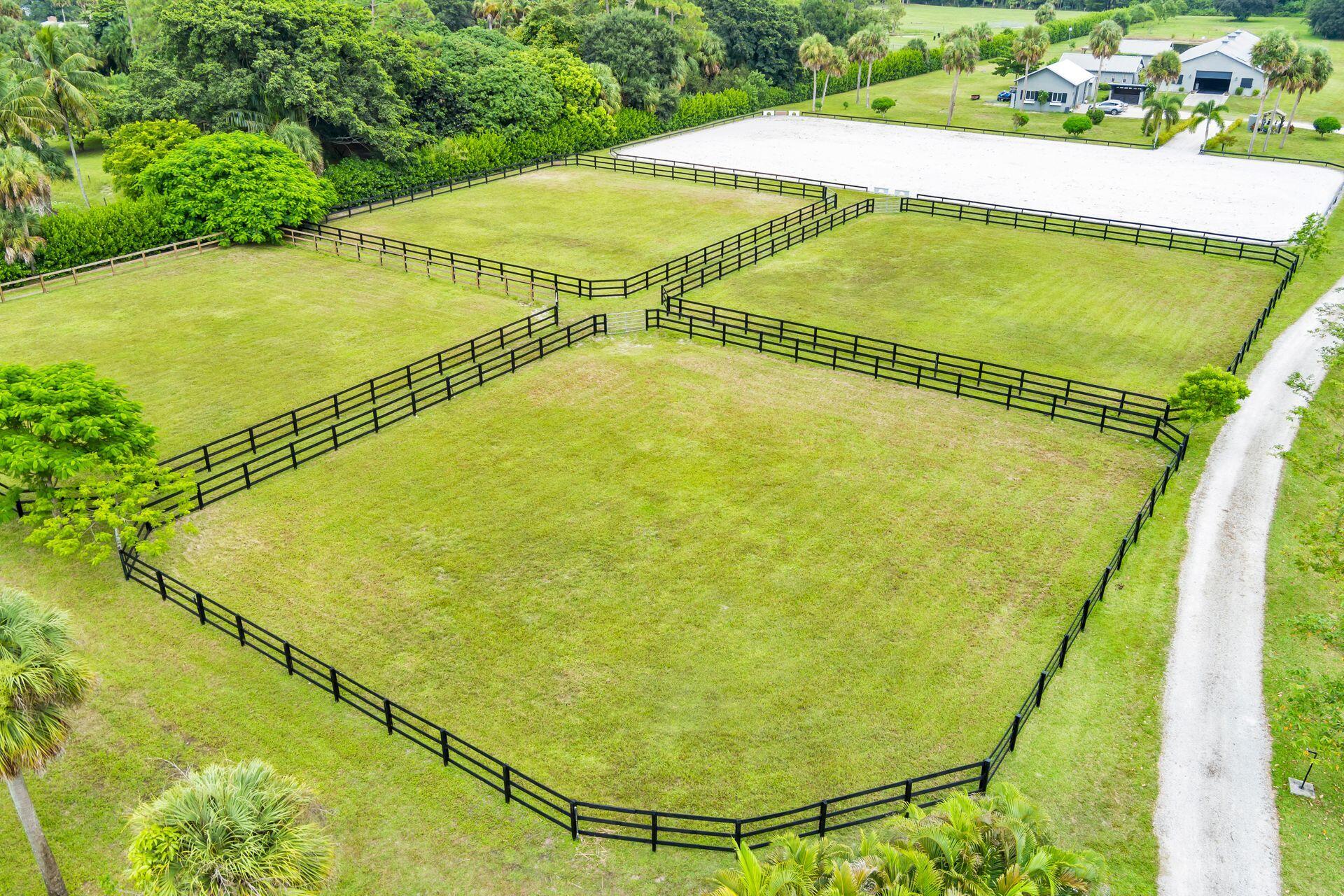 LOXAHATCHEE GROVES - Residential