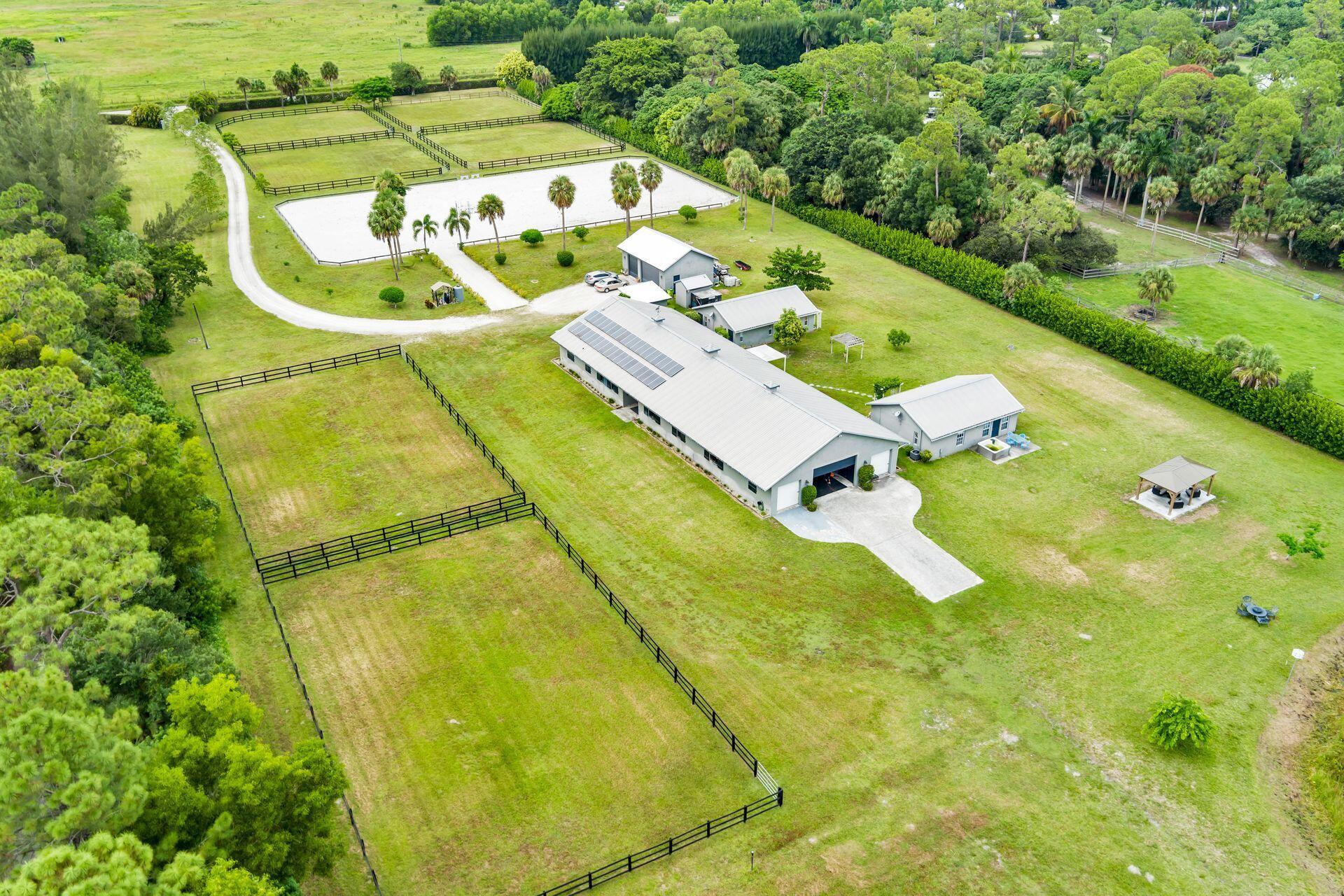 LOXAHATCHEE GROVES - Residential