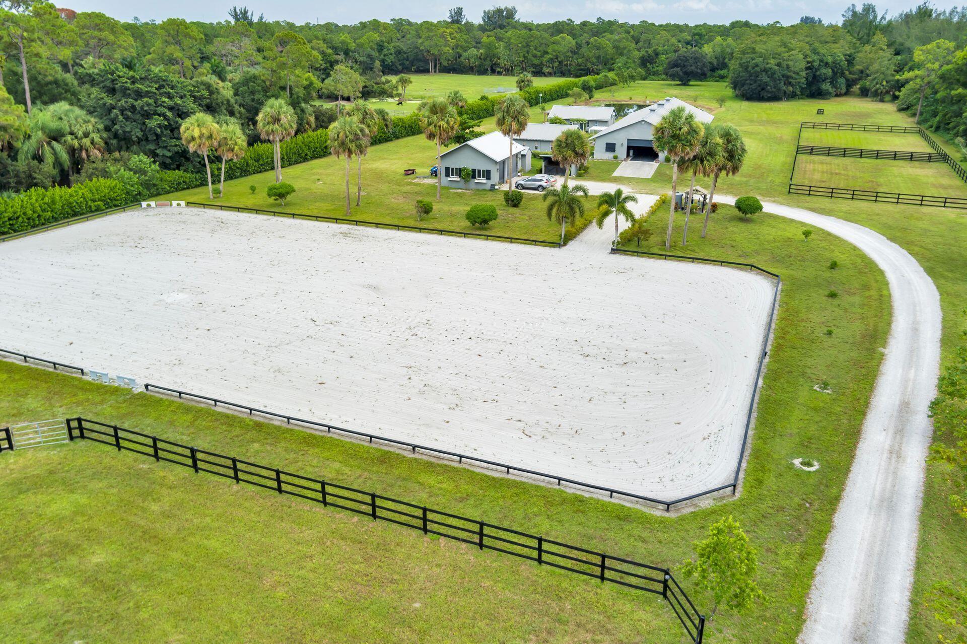 LOXAHATCHEE GROVES - Residential