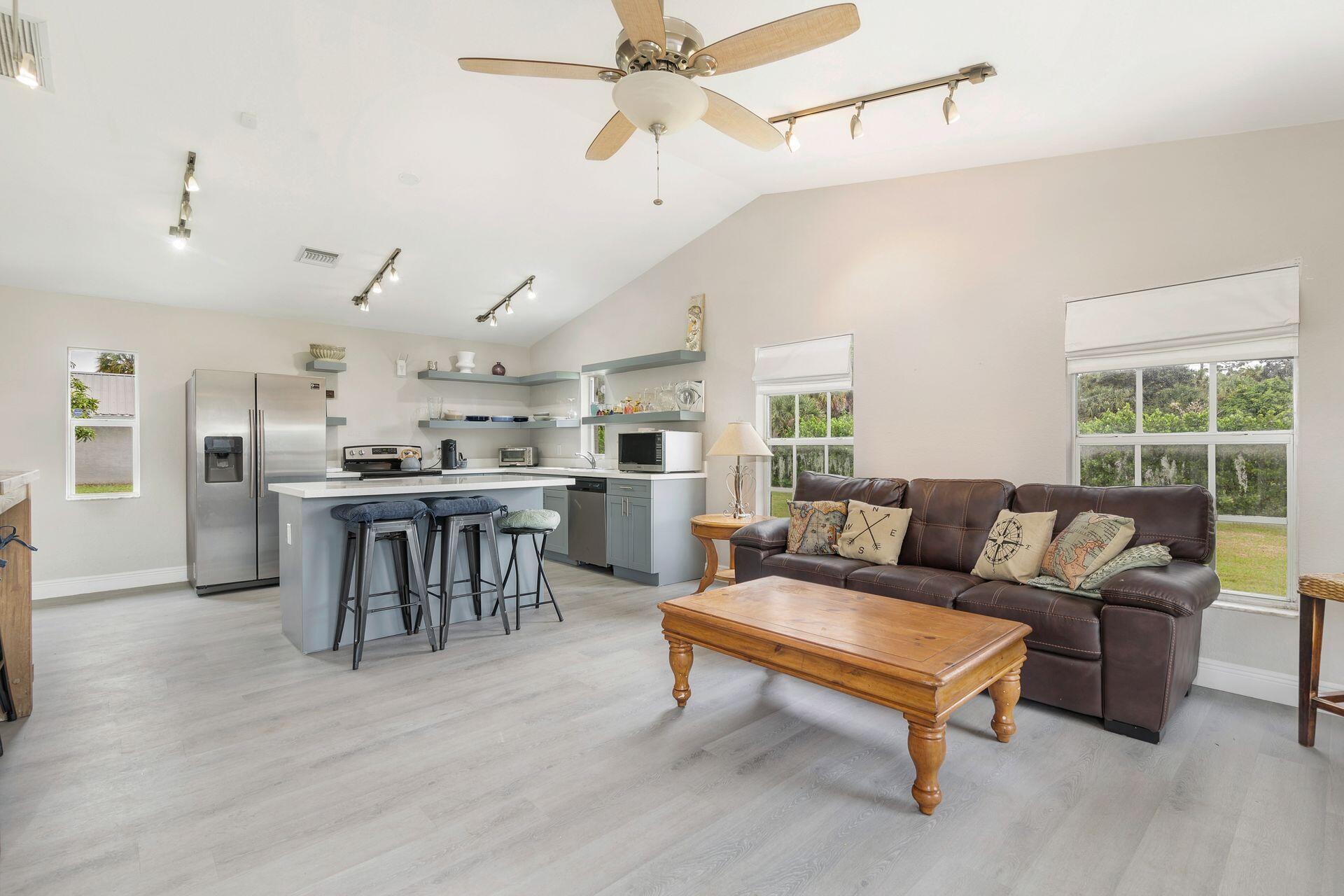 LOXAHATCHEE GROVES - Residential