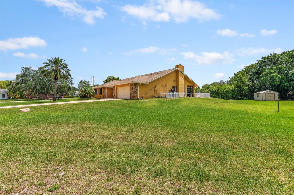 Photo of 20420 SW 50th Place, Southwest Ranches, FL 33332 (MLS # F10499881)