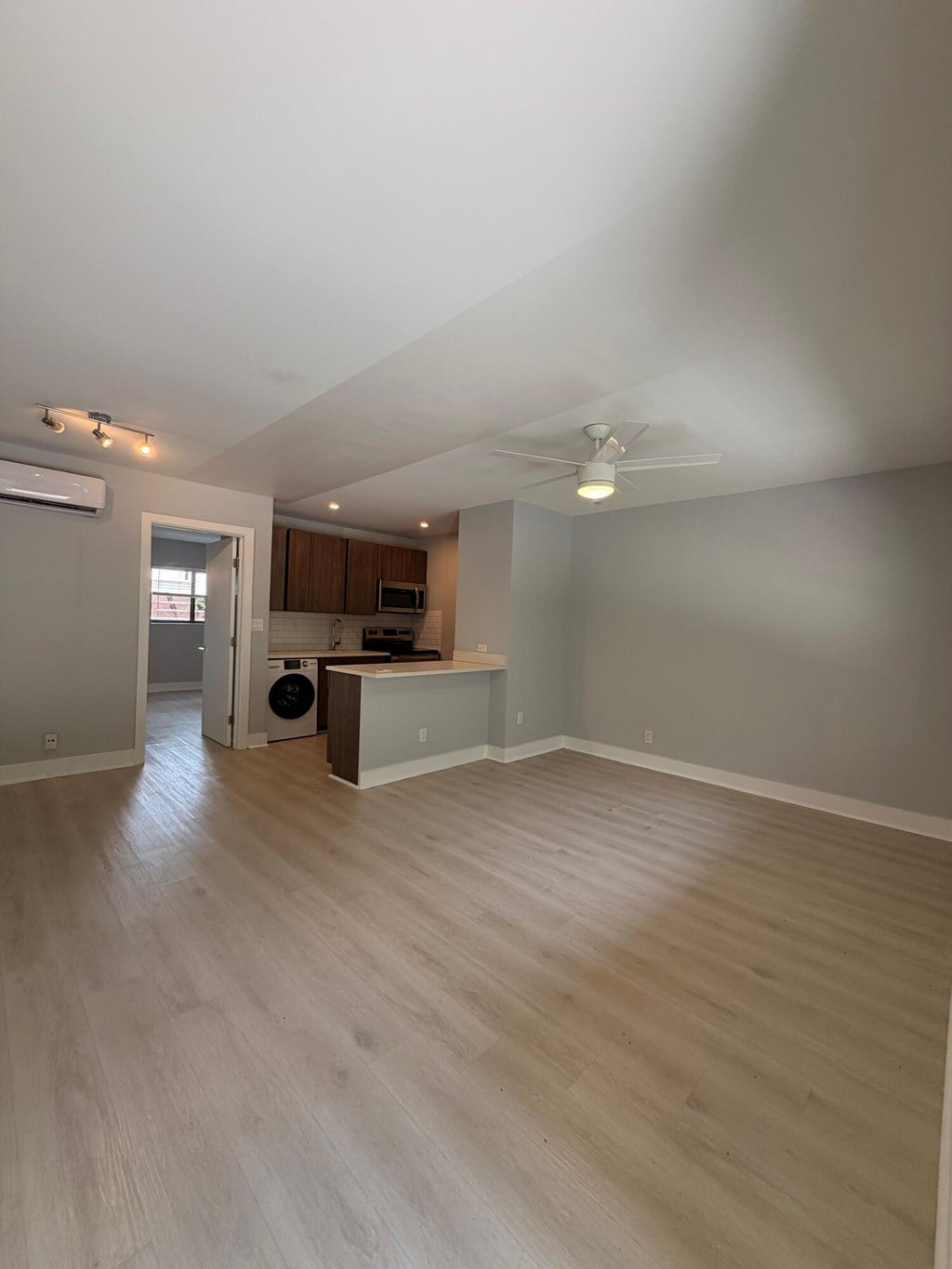 Photo of 1273 NE 38th Street #3, Oakland Park, FL 33334 (MLS # B26070716)