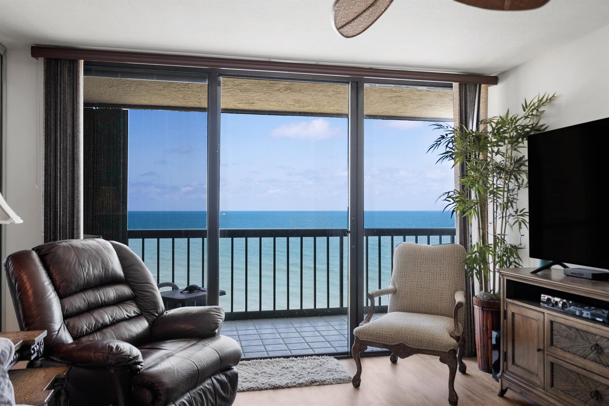 8800 S Ocean Drive 1003, Jensen Beach, FL, 34957/$599,000 1 8800 S Ocean Drive 1003