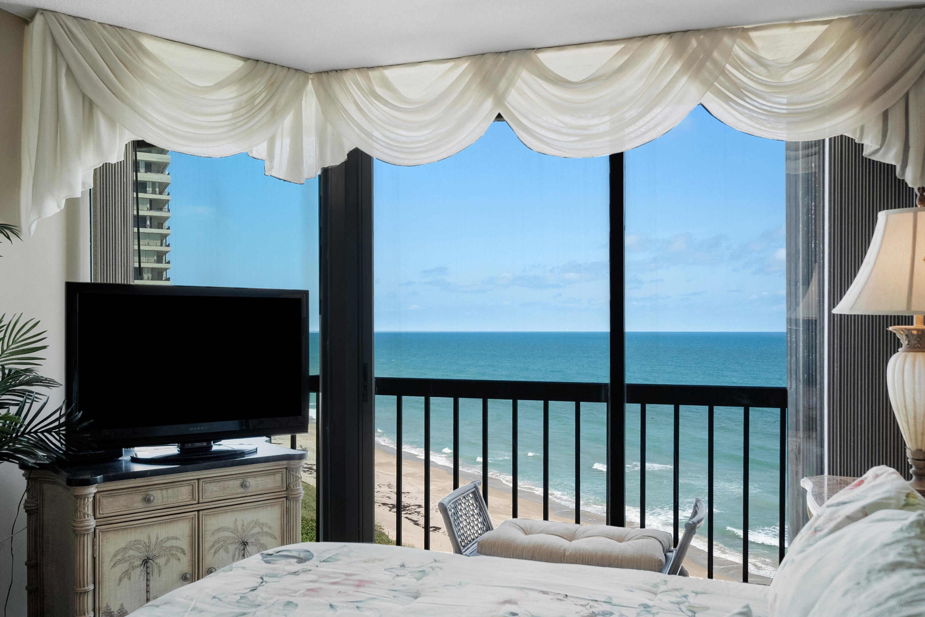 ISLAND DUNES OCEANSIDE CONDOMINIUM II - Residential