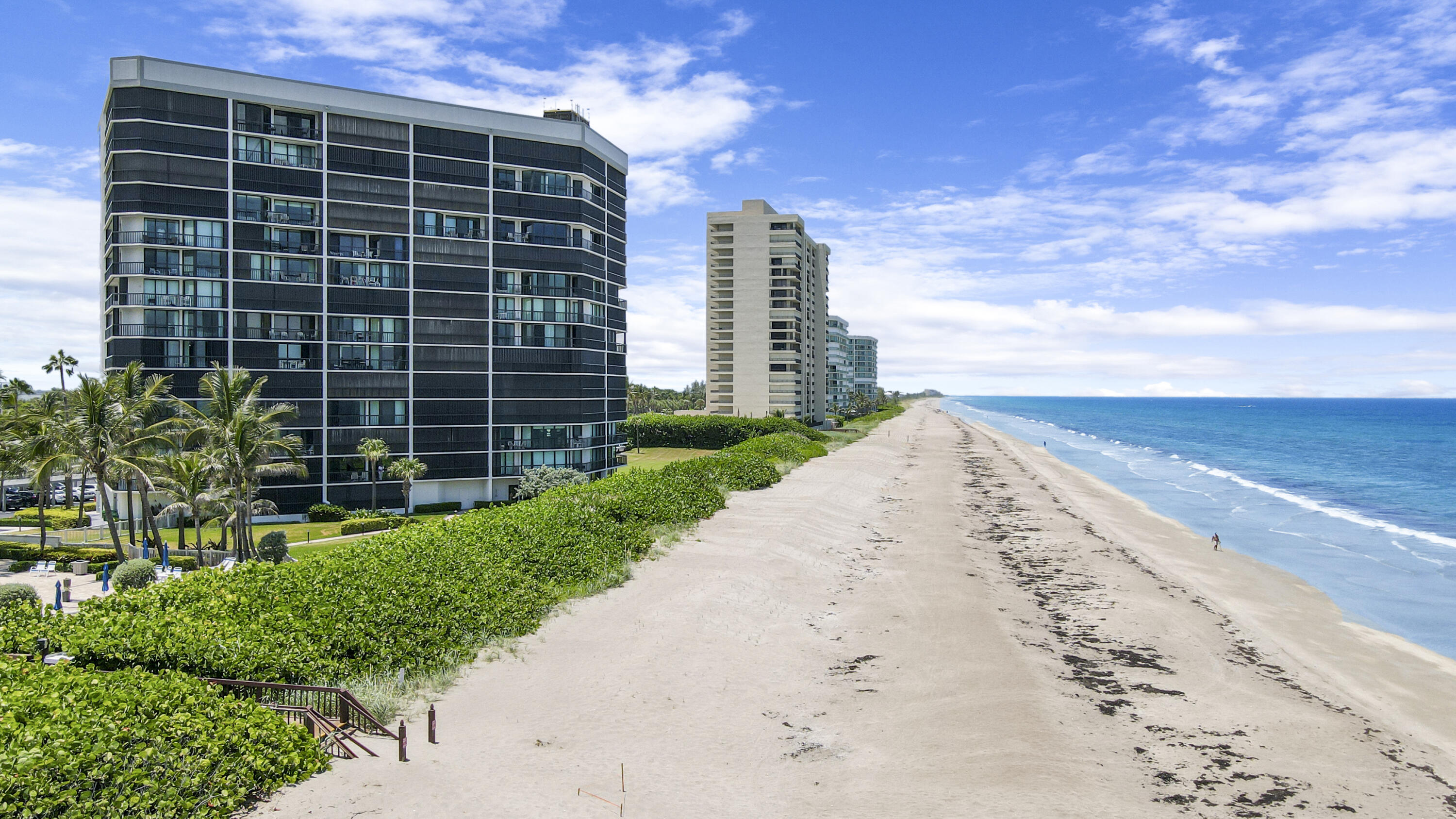 ISLAND DUNES OCEANSIDE CONDOMINIUM II - Residential