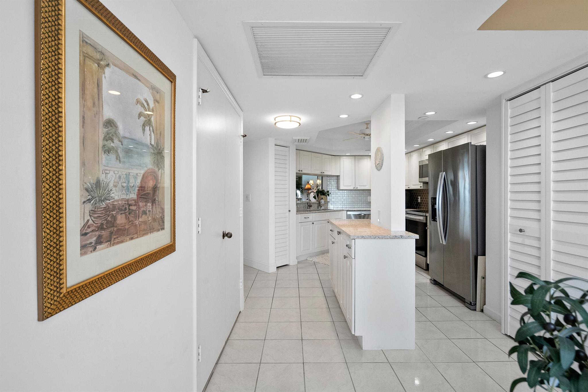 8800 S Ocean Drive 1003, Jensen Beach, FL, 34957/$599,000 4 8800 S Ocean Drive 1003
