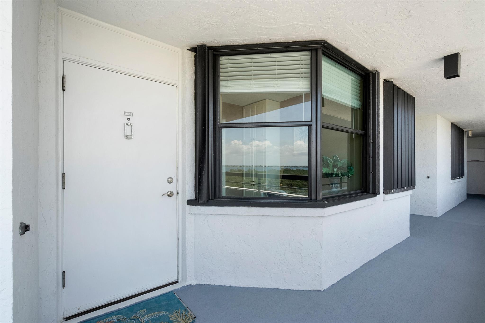 8800 S Ocean Drive 1003, Jensen Beach, FL, 34957/$599,000 3 8800 S Ocean Drive 1003