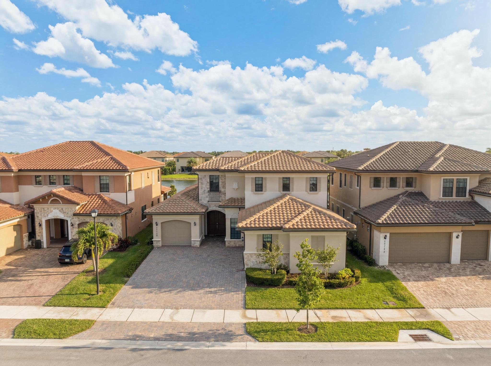 PARKLAND BAY - Residential