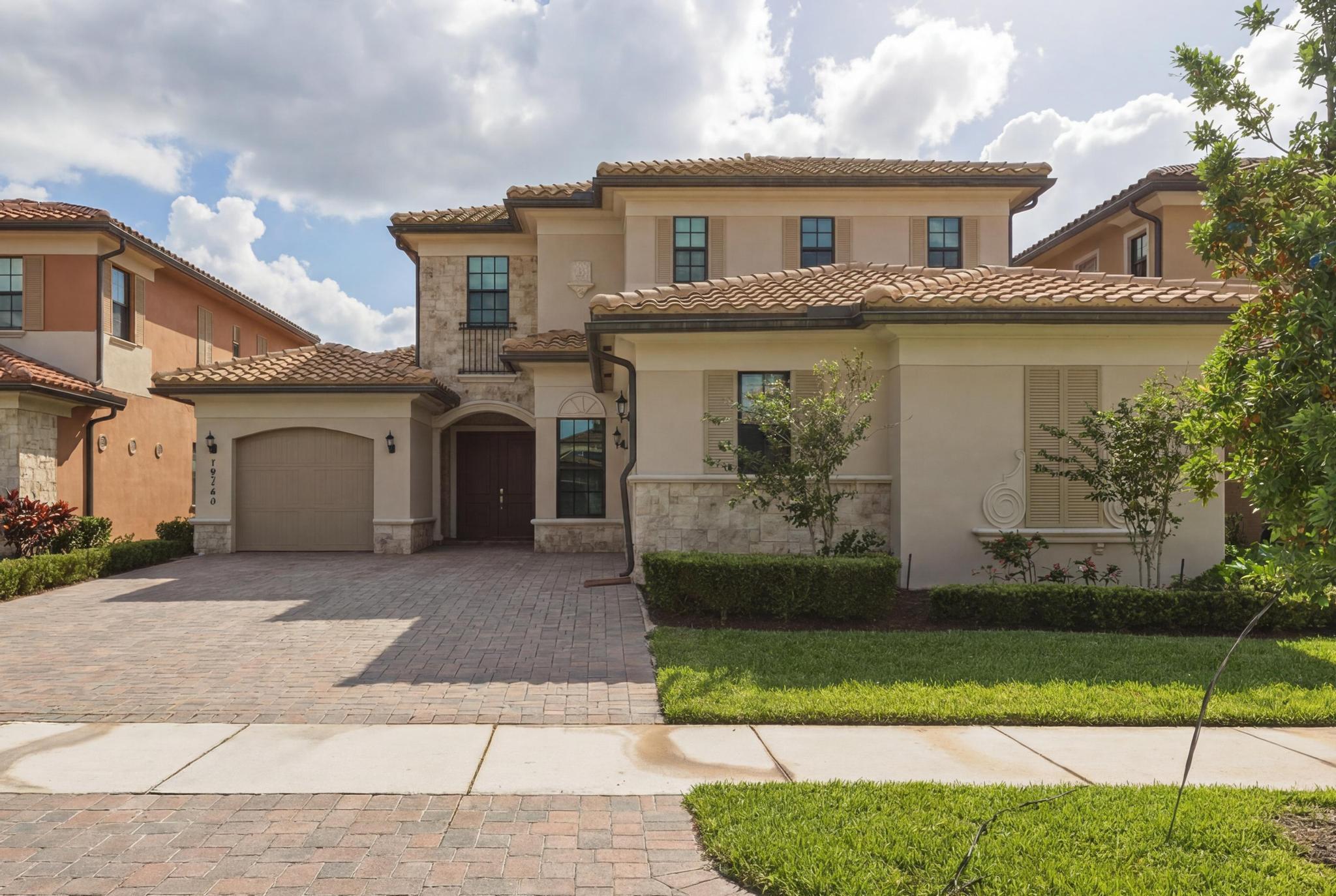 PARKLAND BAY - Residential