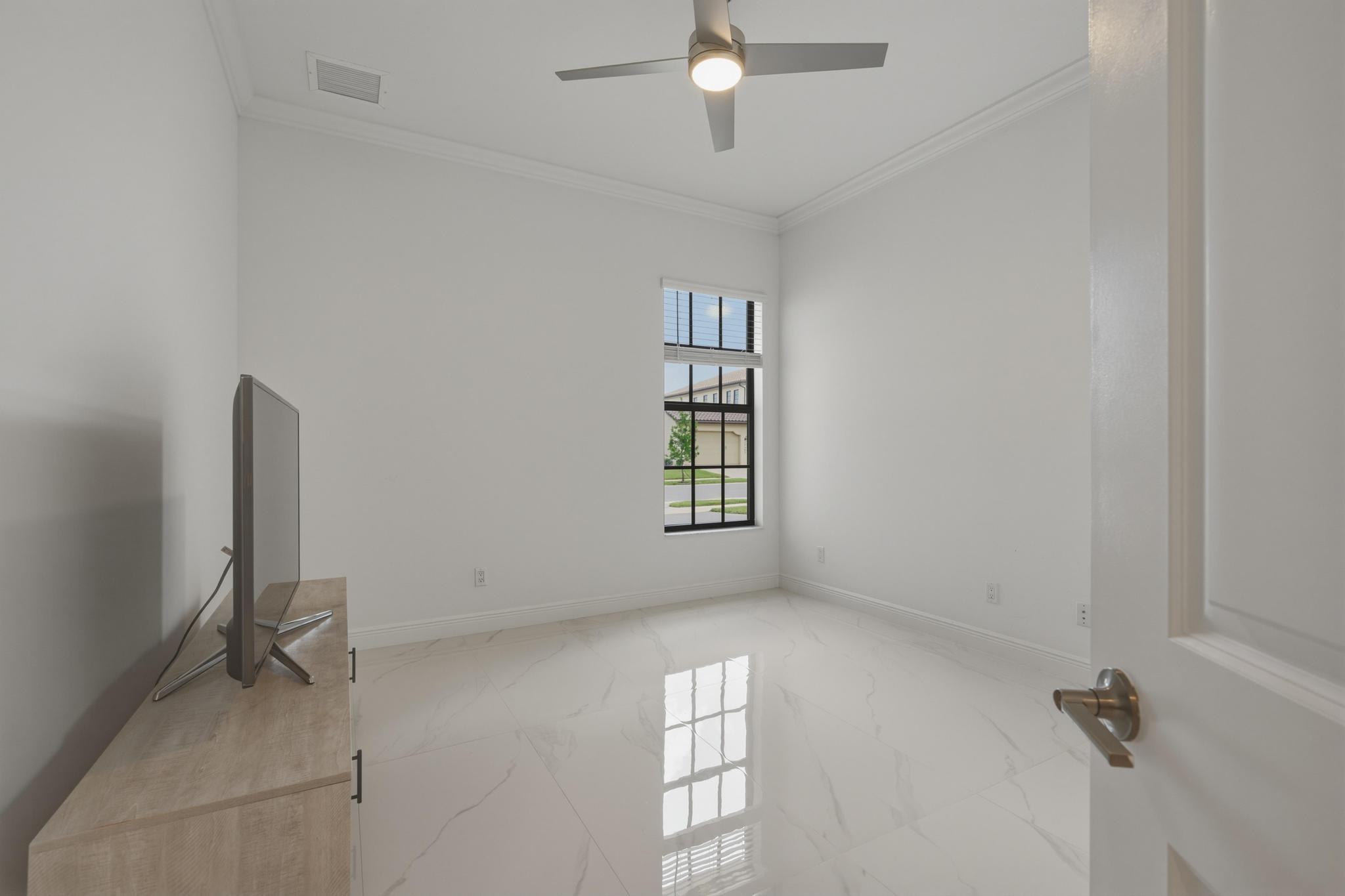 PARKLAND BAY - Residential