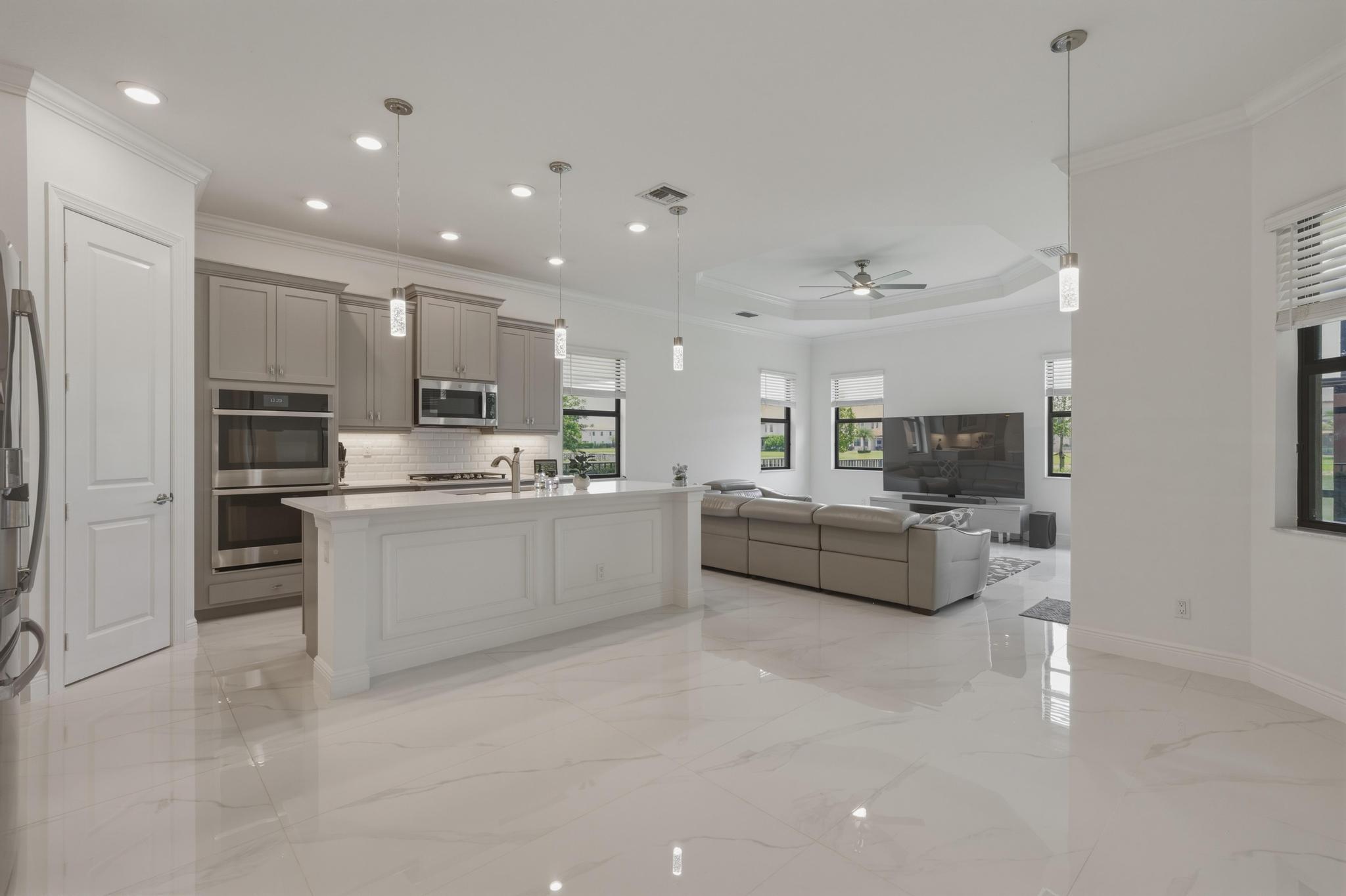 PARKLAND BAY - Residential