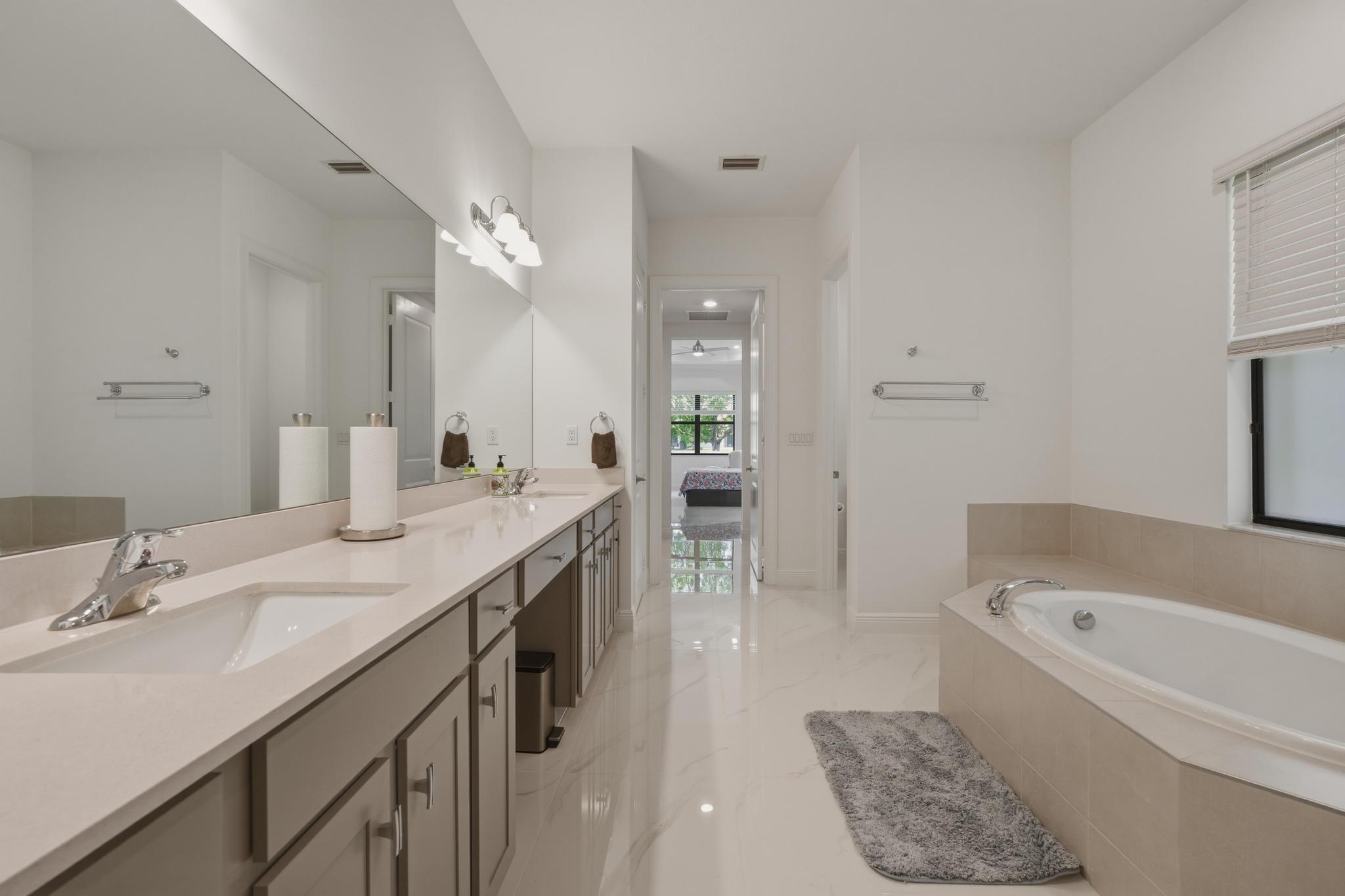 PARKLAND BAY - Residential