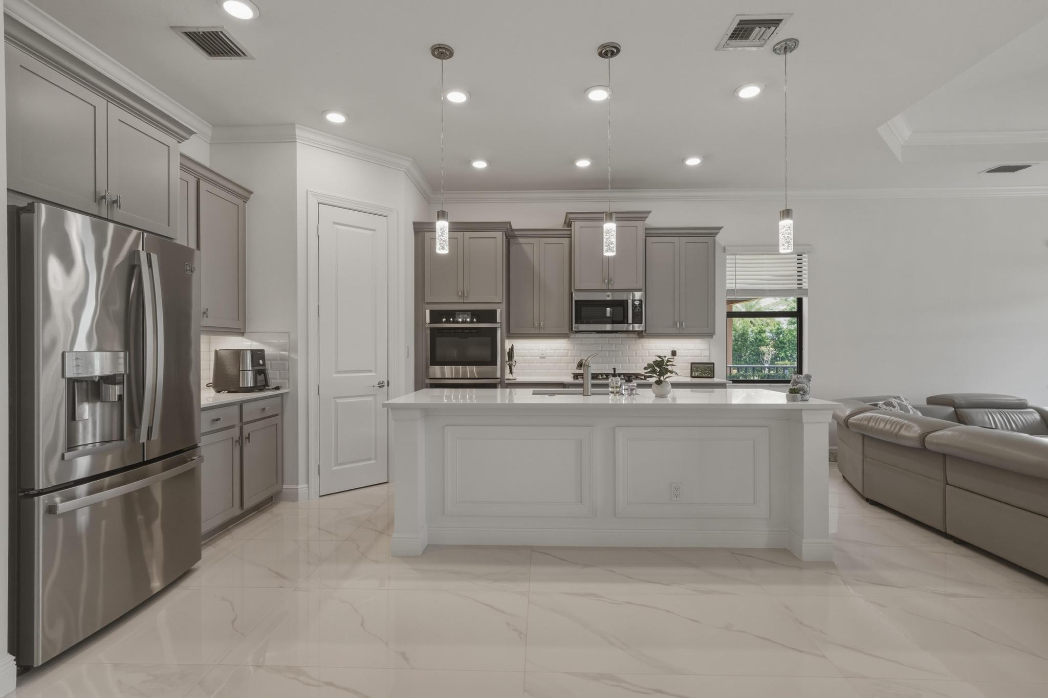 PARKLAND BAY - Residential