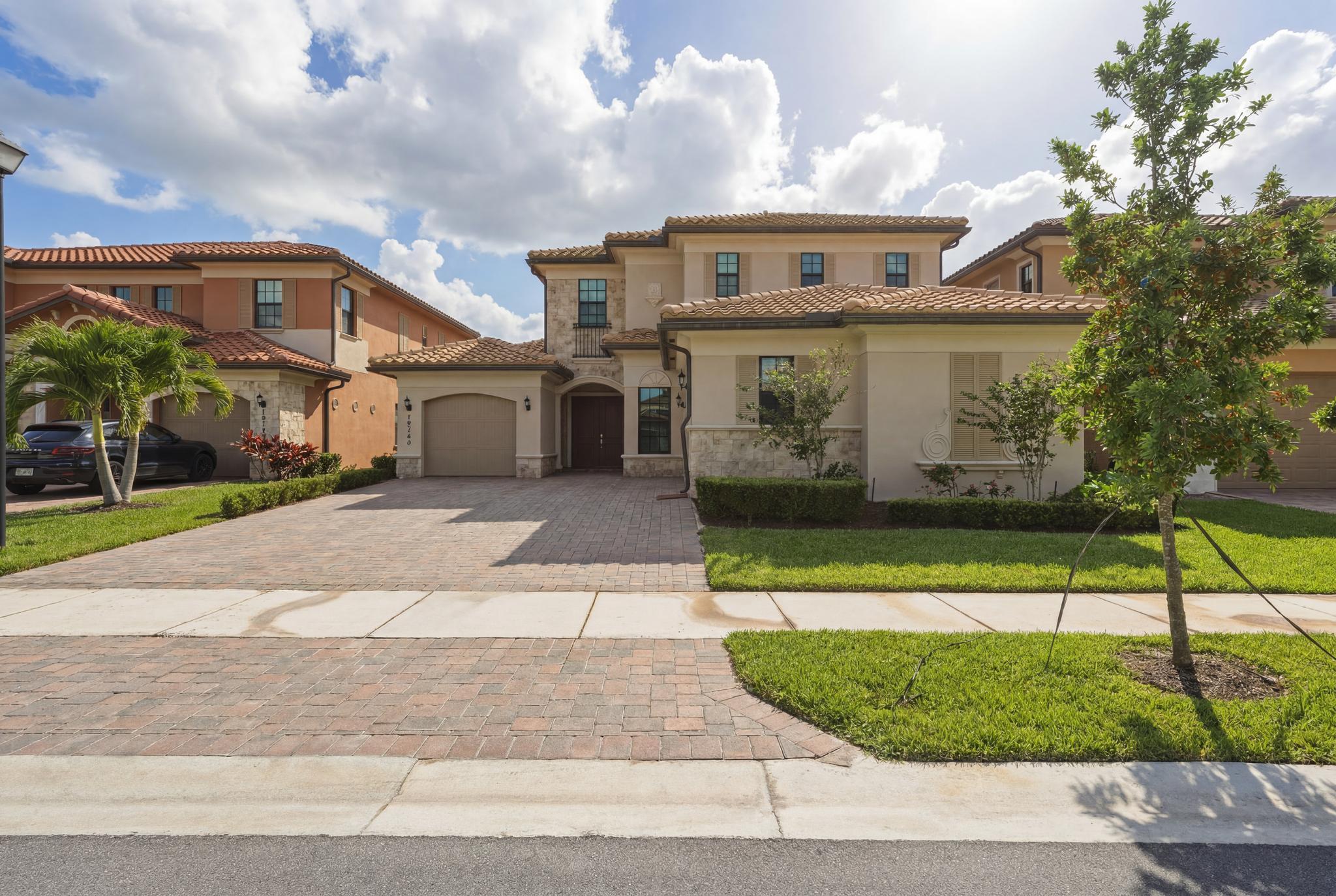 PARKLAND BAY - Residential