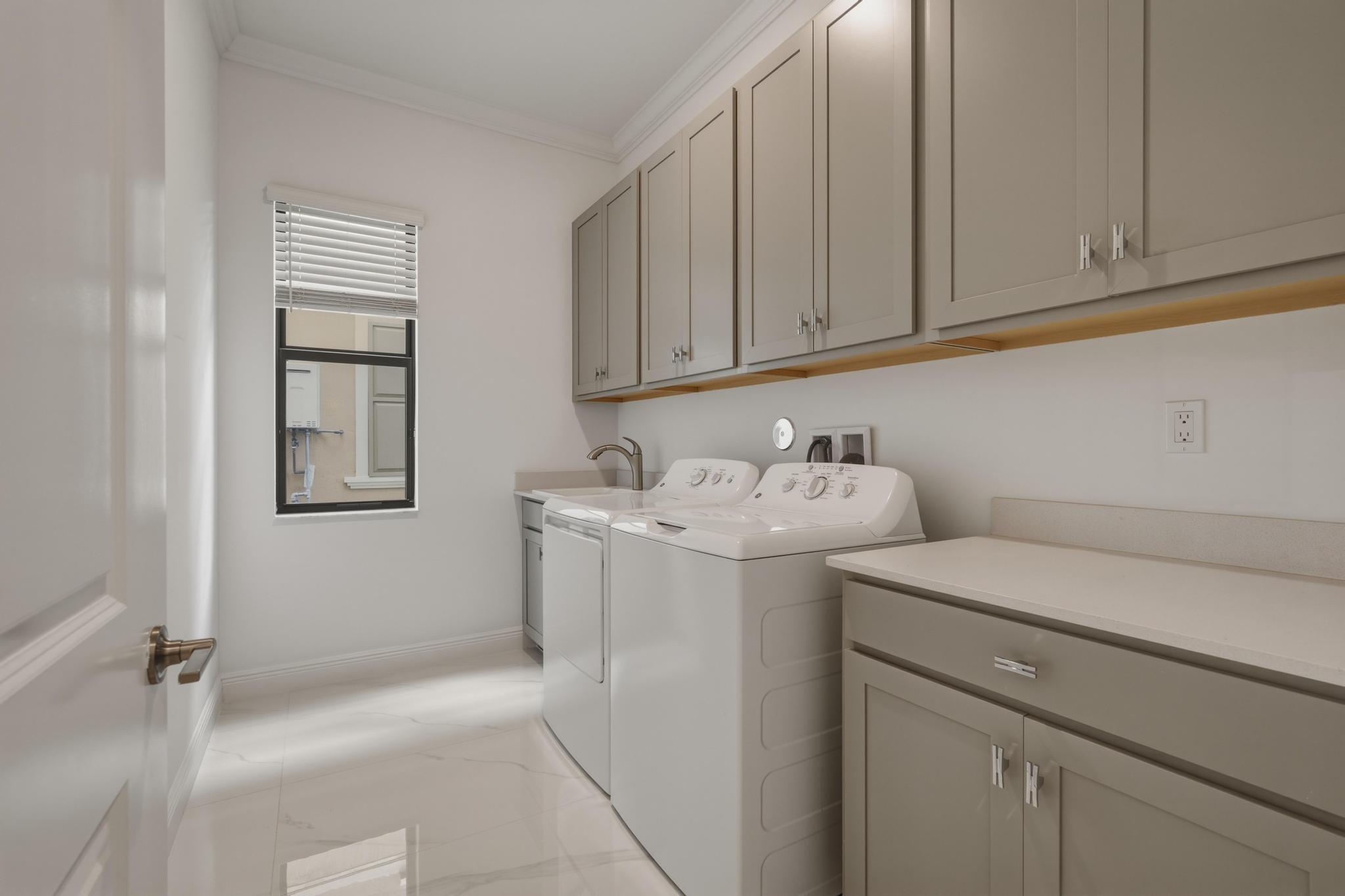 PARKLAND BAY - Residential