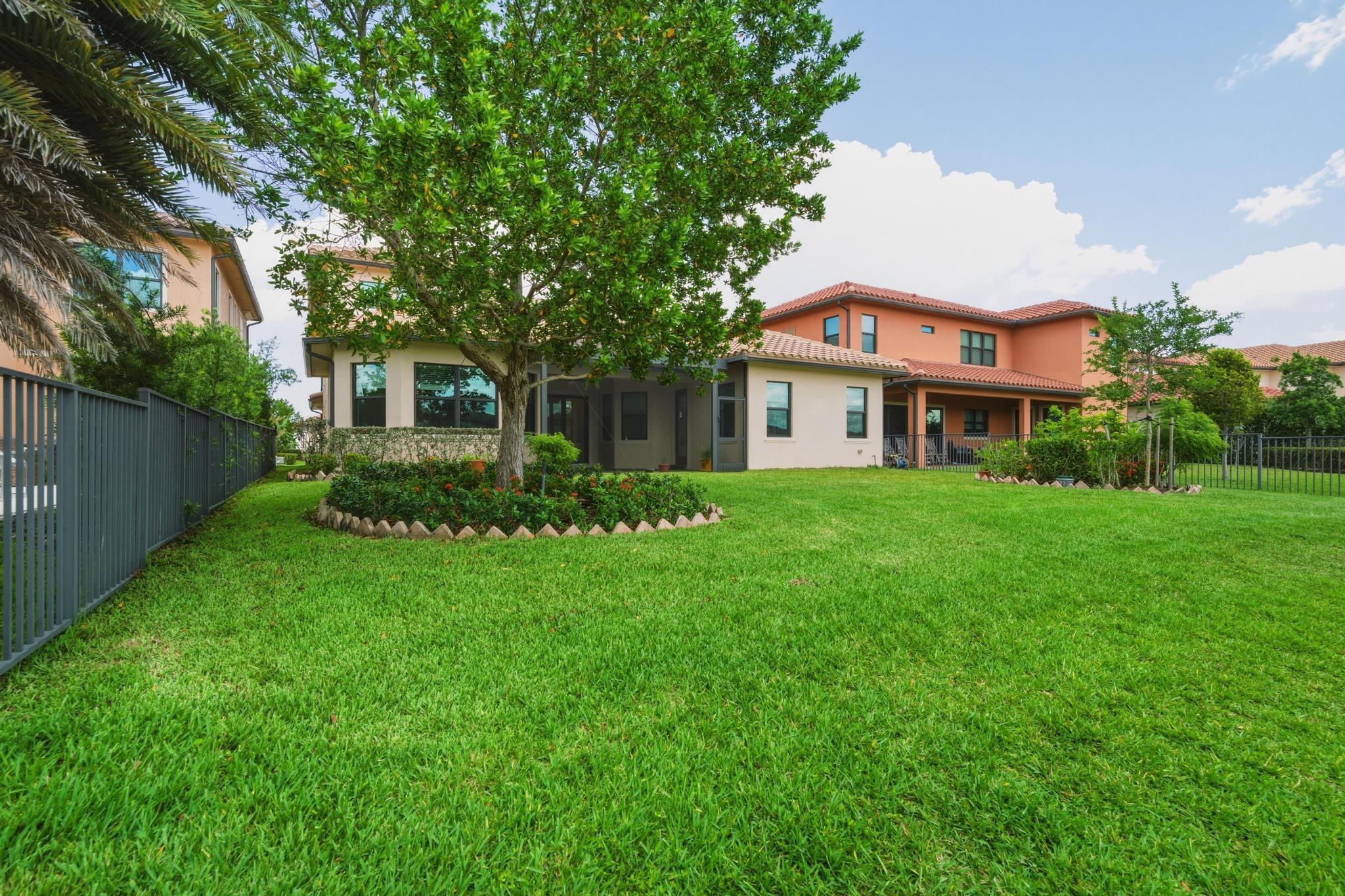 PARKLAND BAY - Residential