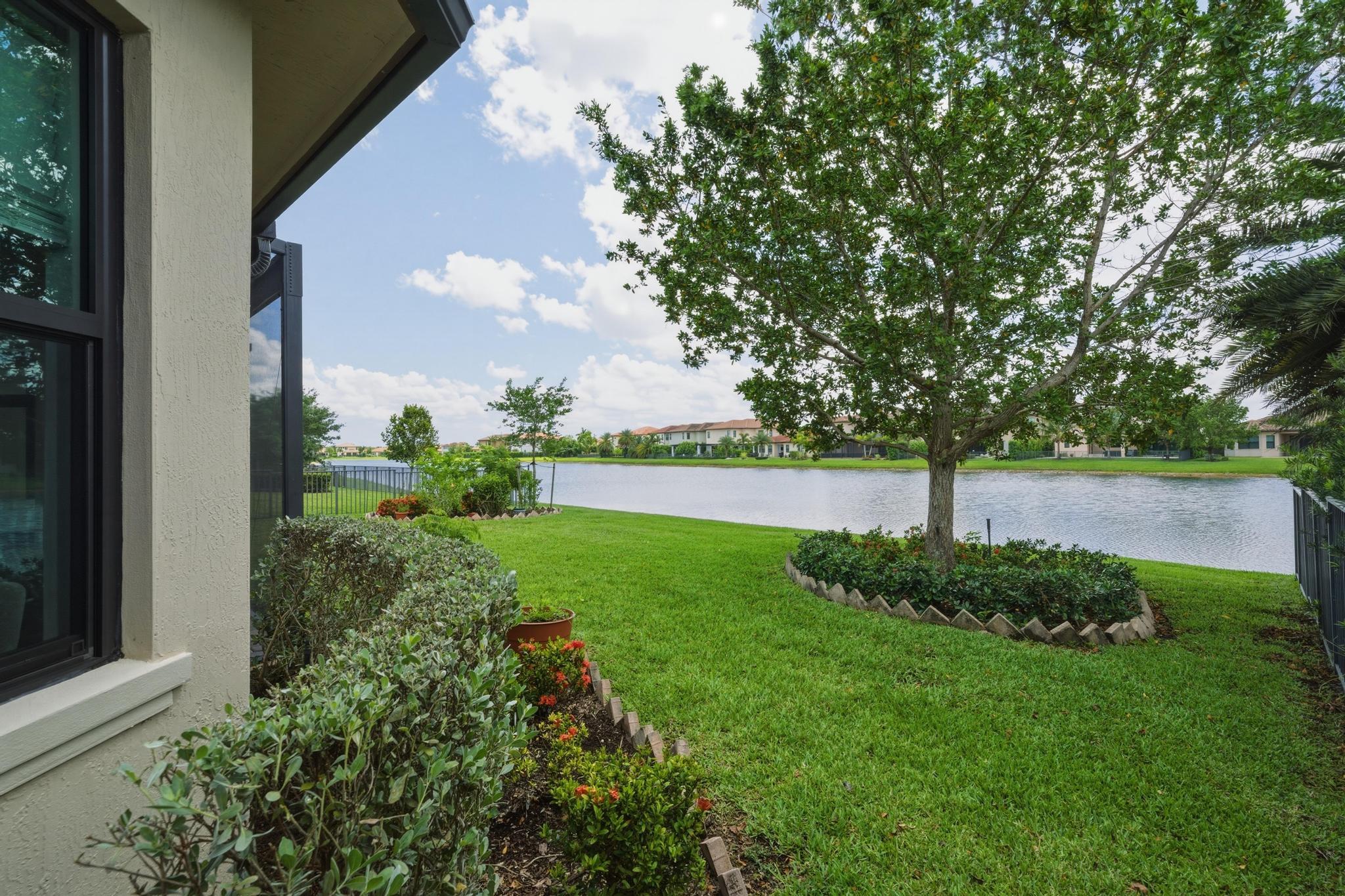 PARKLAND BAY - Residential