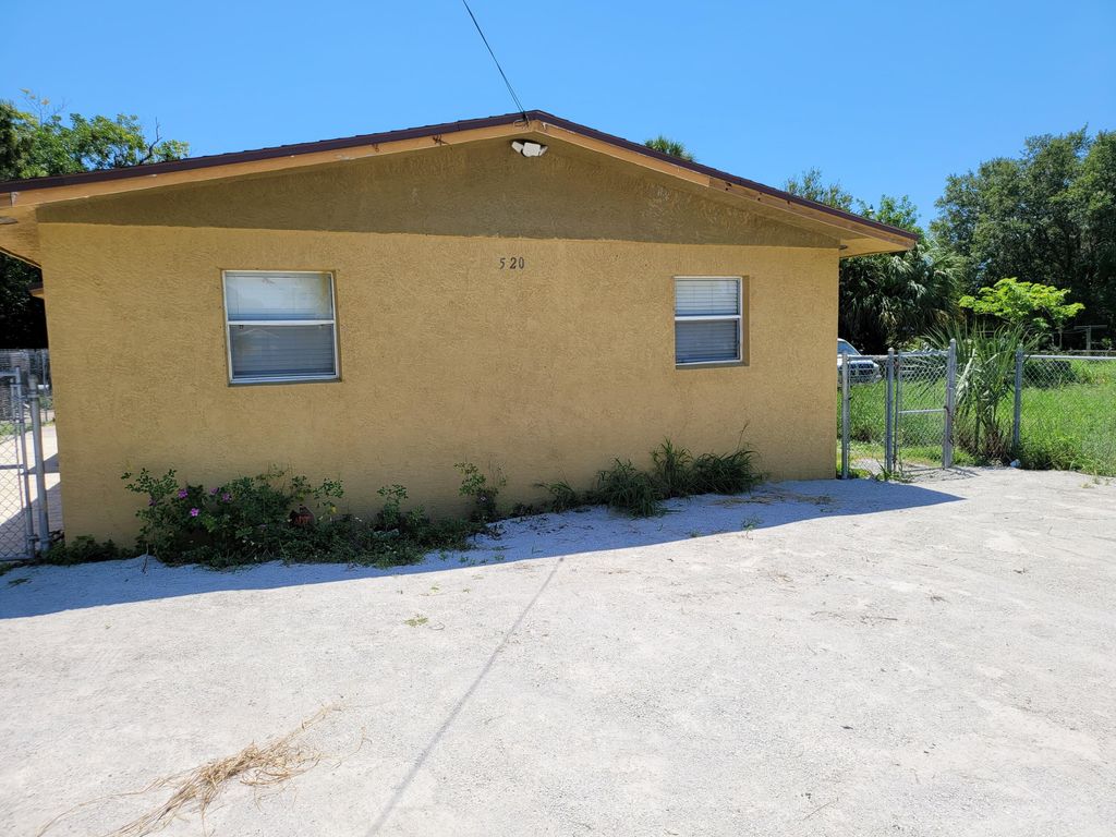 Photo of 520 N 26 Street St, Fort Pierce, FL 34947 (MLS # R10809779)