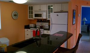 BAY REACH CONDO - Residential Lease