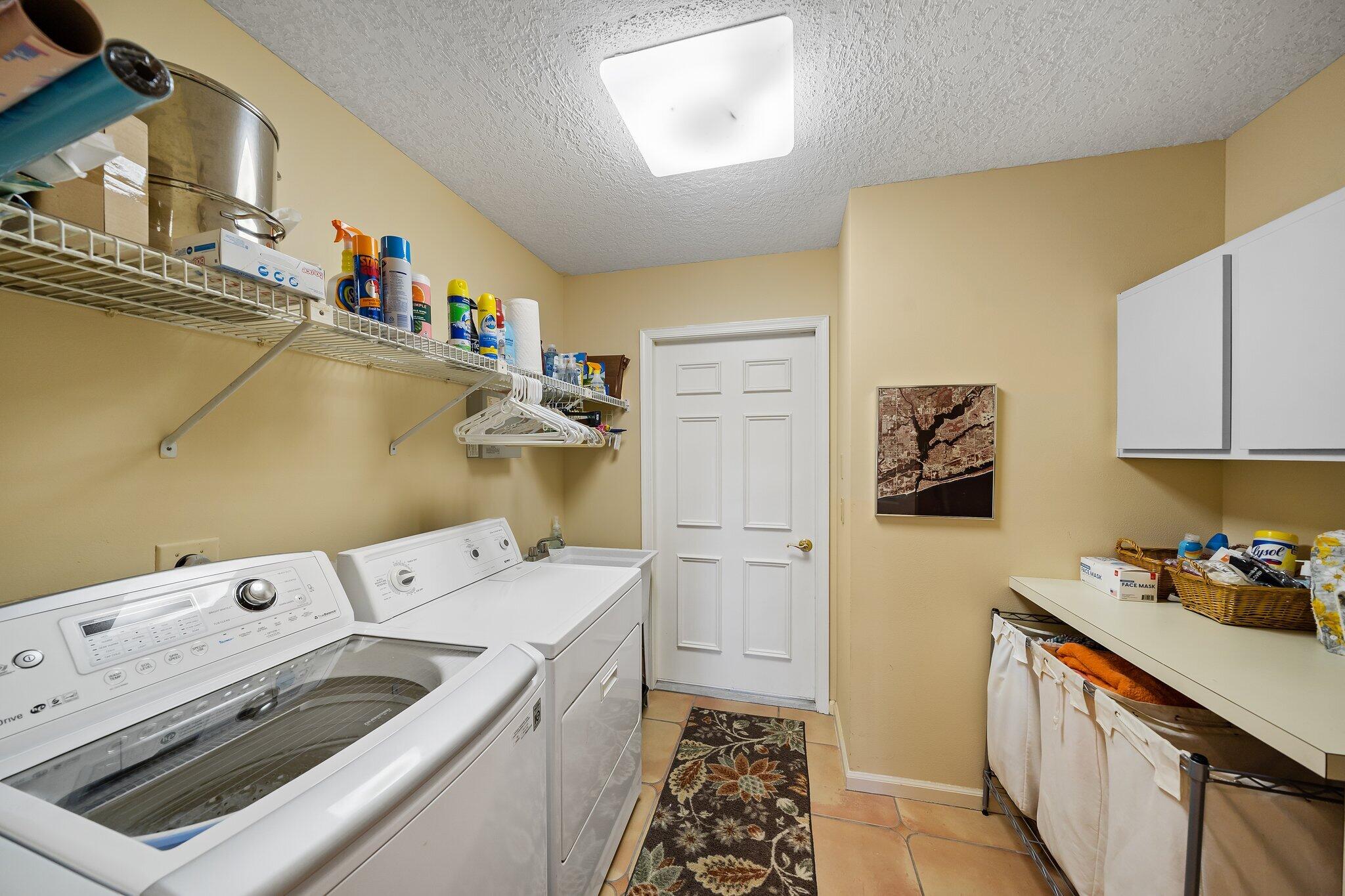 HUNT CLUB COLONY - Residential