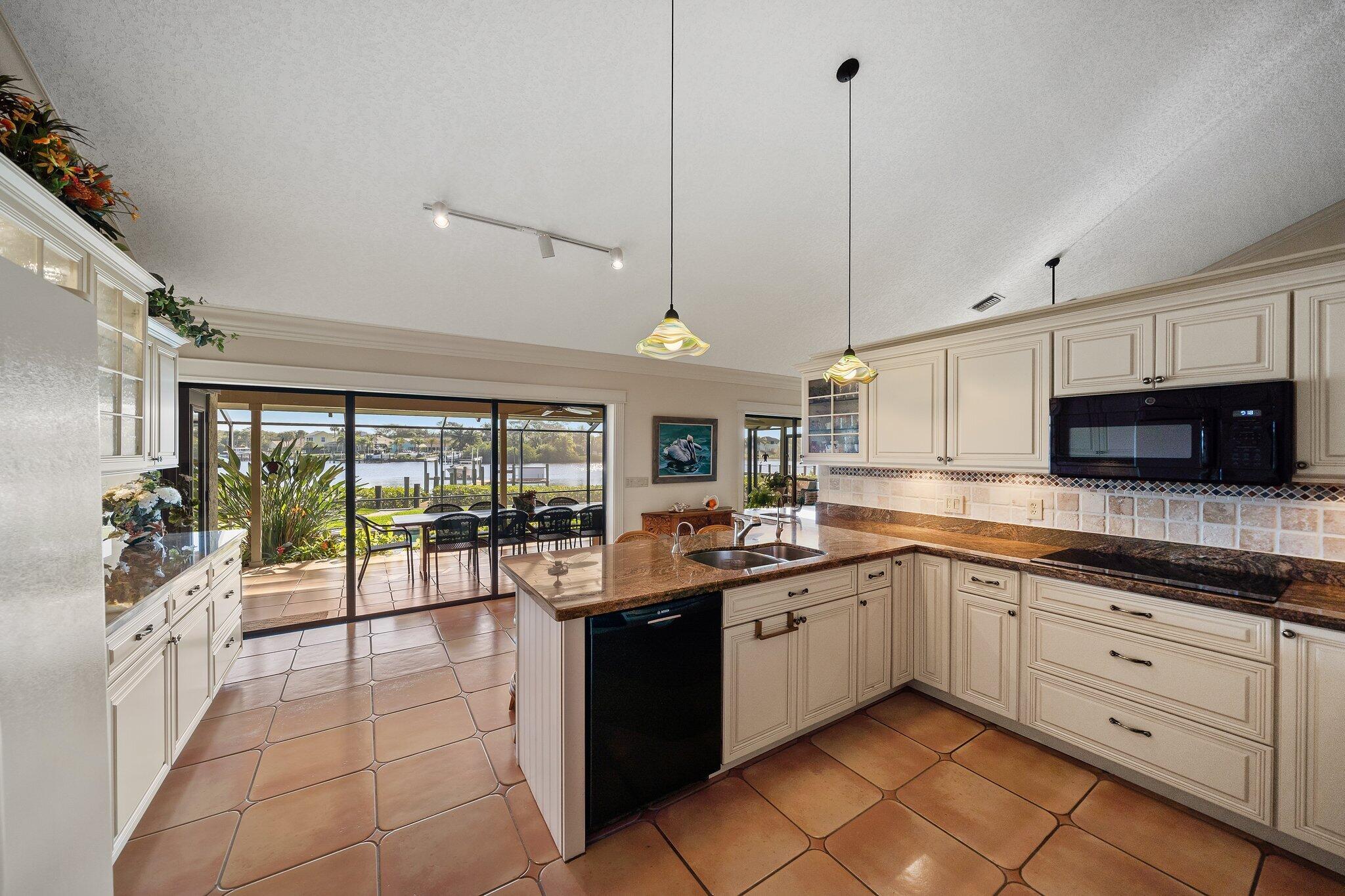 HUNT CLUB COLONY - Residential