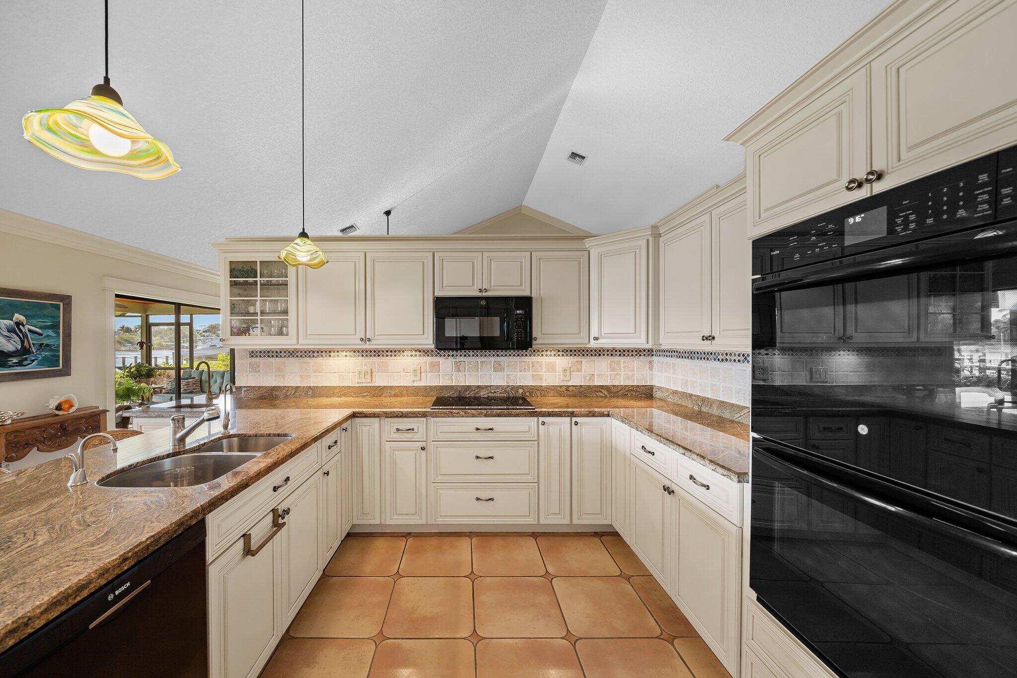 HUNT CLUB COLONY - Residential