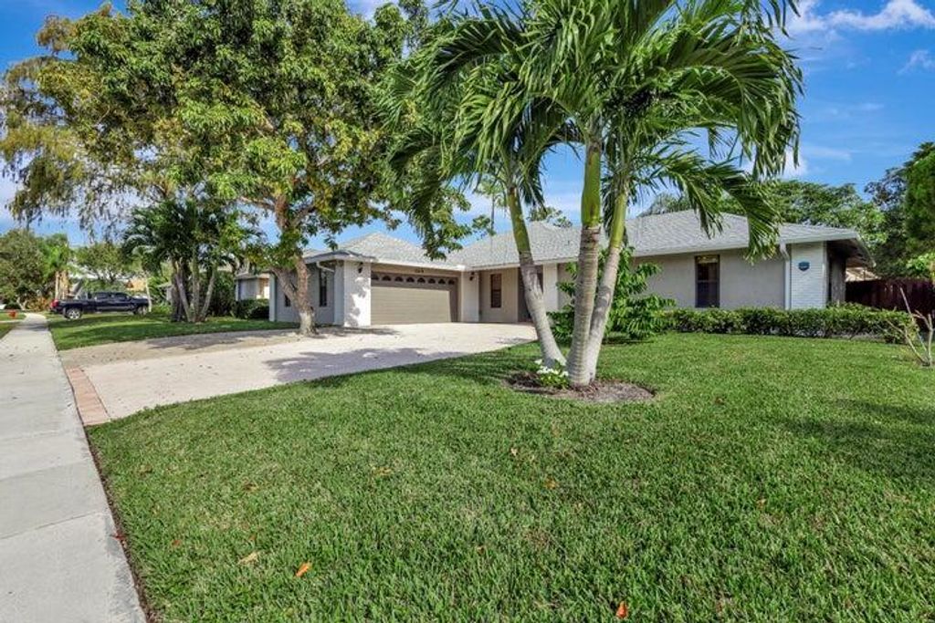 Photo of 13575 Columbine Avenue, Wellington, FL 33414 (MLS # R11021061)