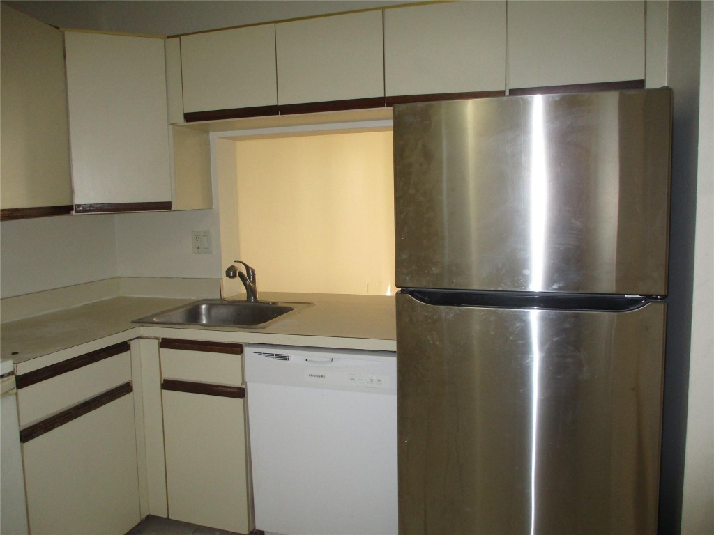 Tradewinds B Condo - Residential Lease
