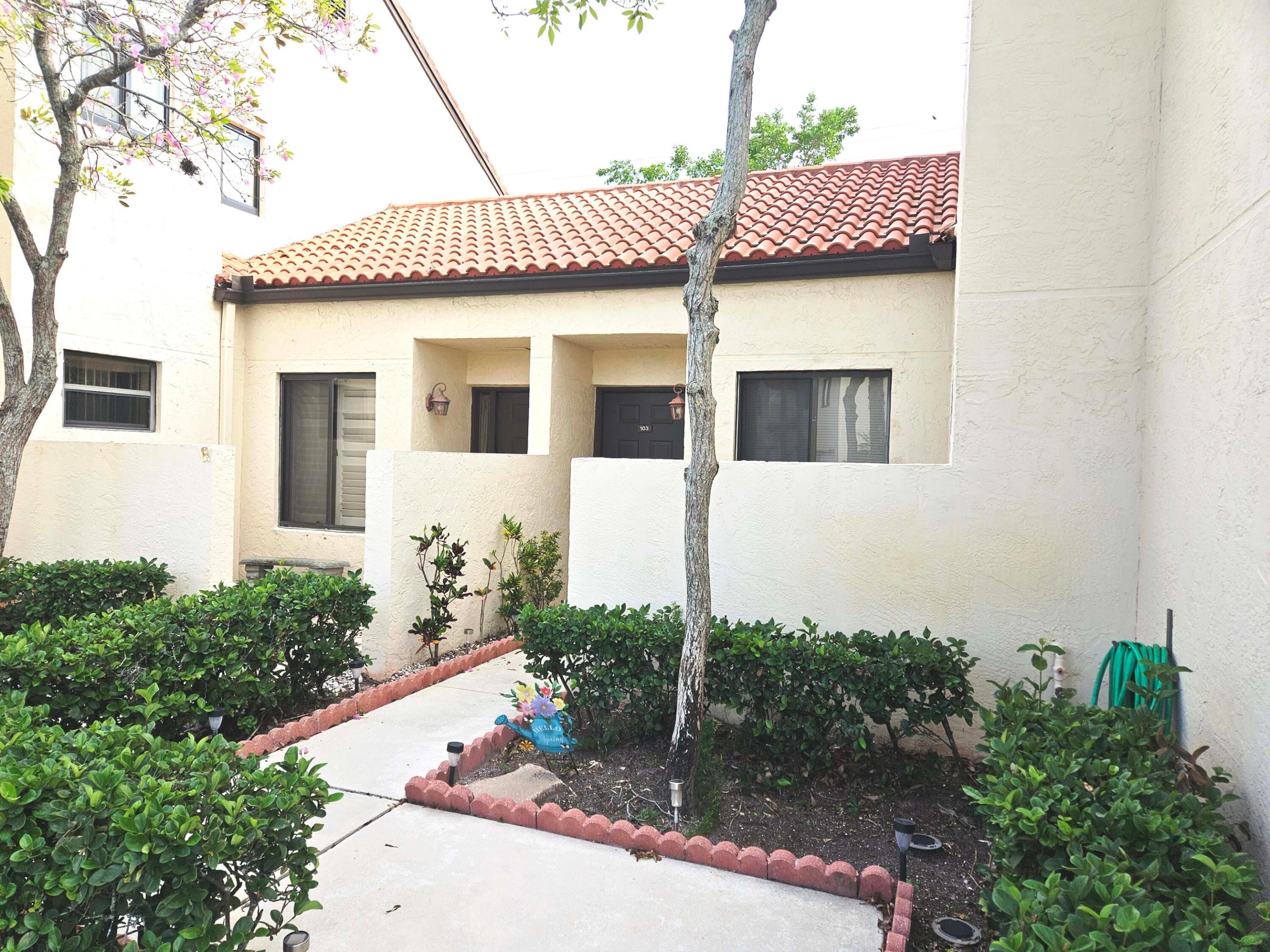 SOUTH LAKE CONDO - Residential