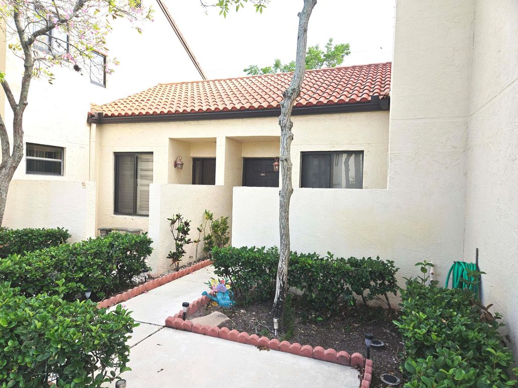 Photo of 16 VÃ­a De Casas Sur #103, Boynton Beach, FL 33426 (MLS # B26004682)