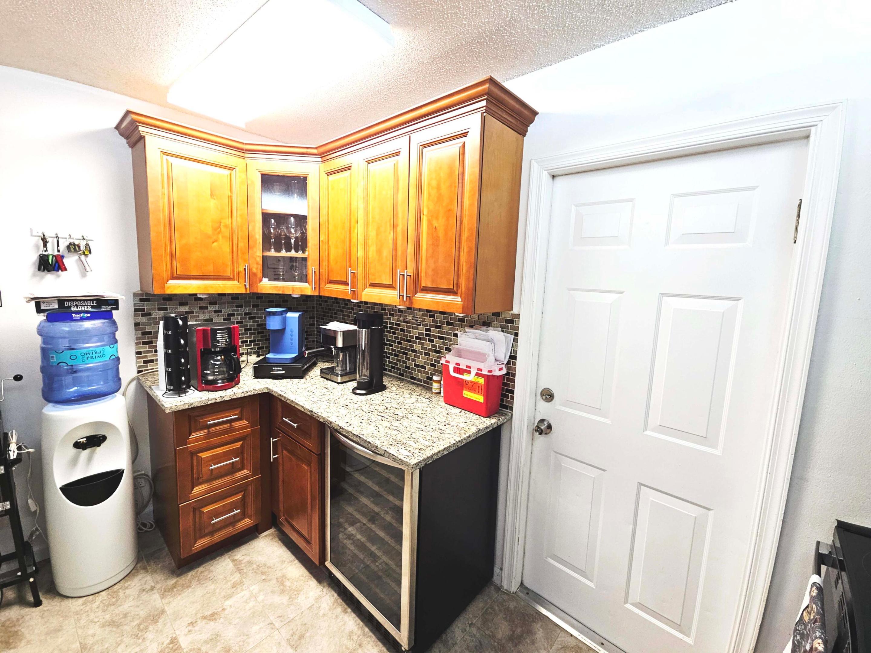 SOUTH LAKE CONDO - Residential