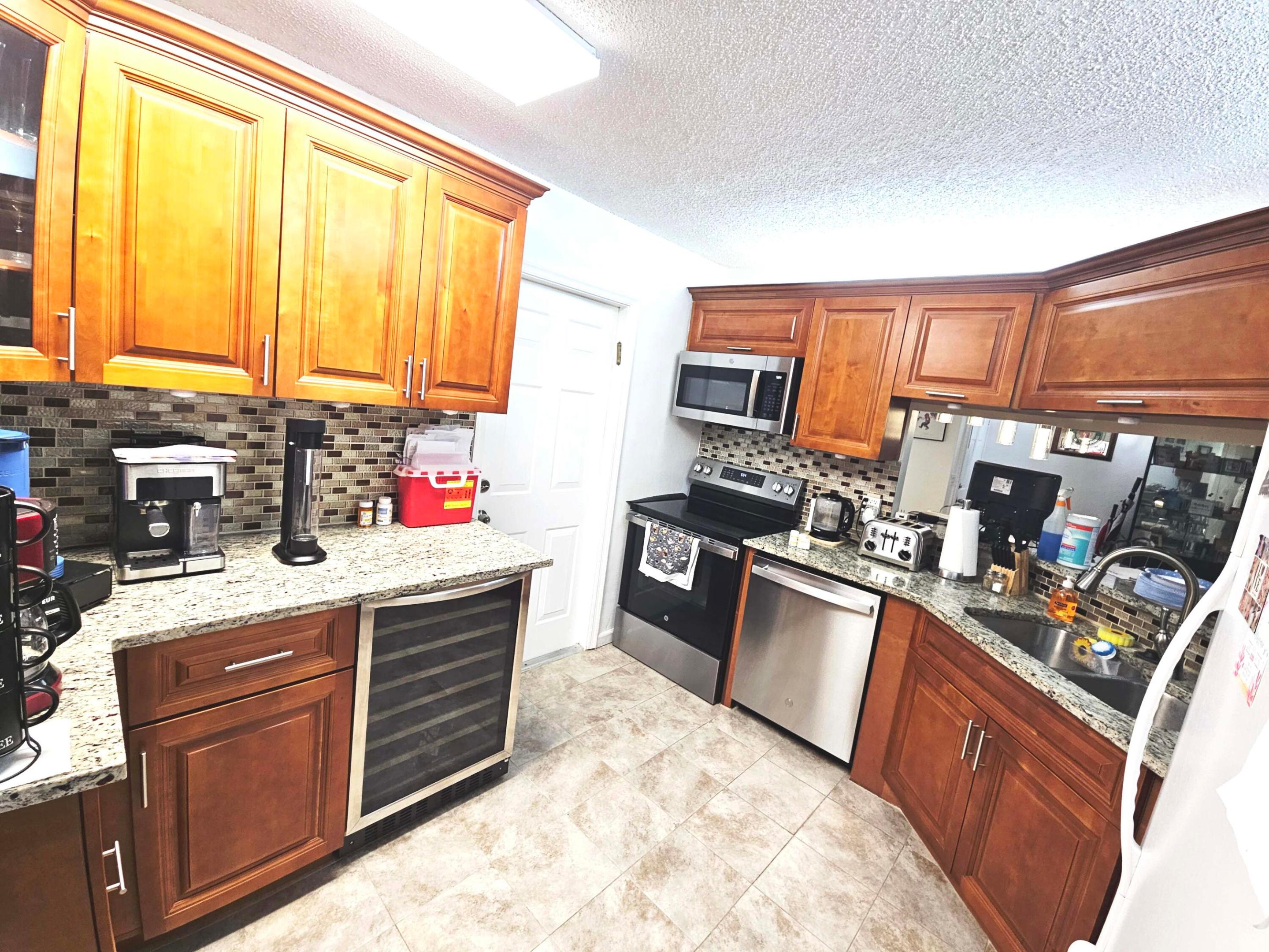 SOUTH LAKE CONDO - Residential